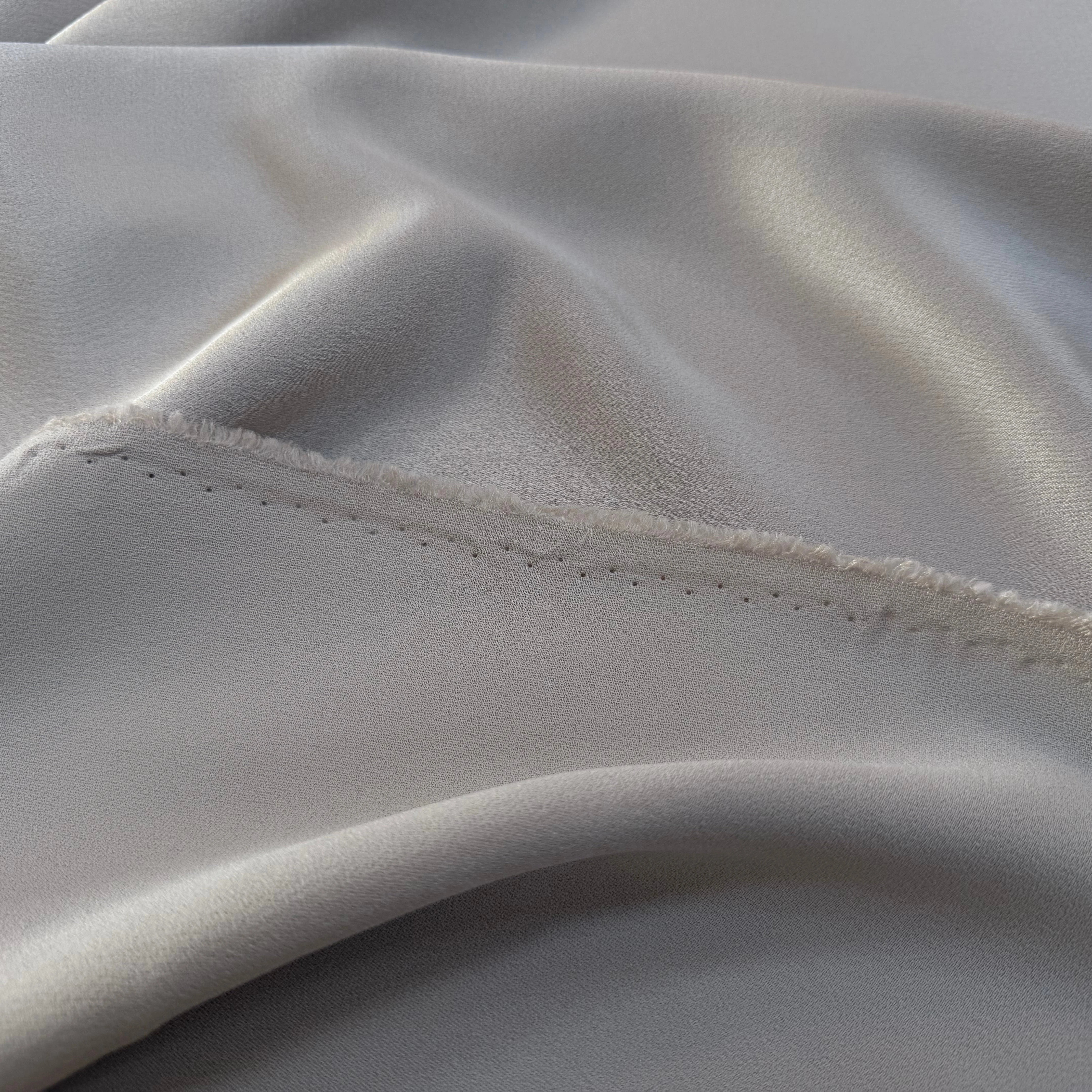 CREPE ENVERS SATIN VISCOSE ET ACETATE MAT BEIGE CLAIR - My Little Coupon