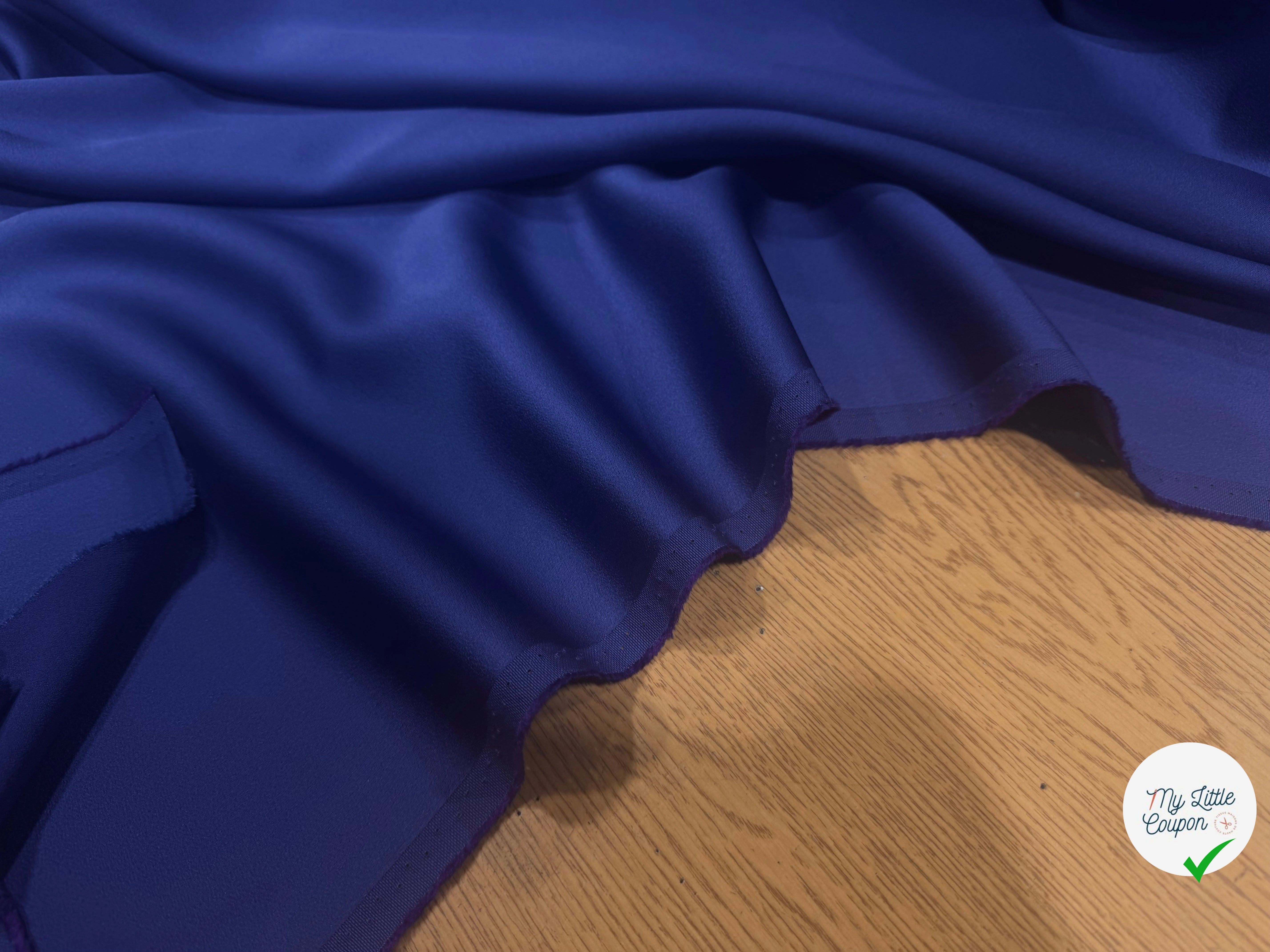 CREPE ENVERS SATIN VISCOSE ET ACETATE MAT BLEU - My Little Coupon