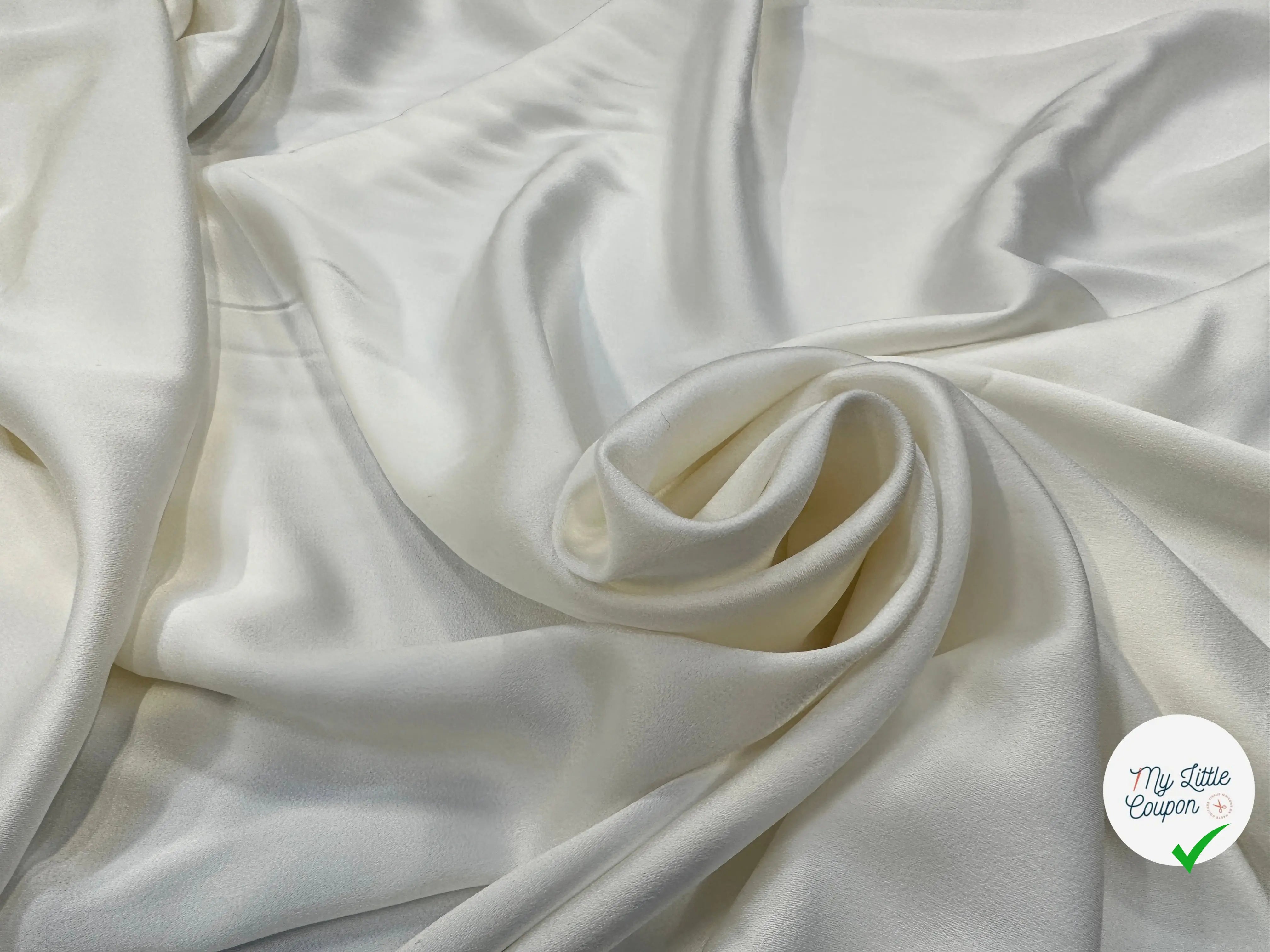 CREPE ENVERS SATIN VISCOSE ET LAINE BLANC CASSÉ MLC INTERN