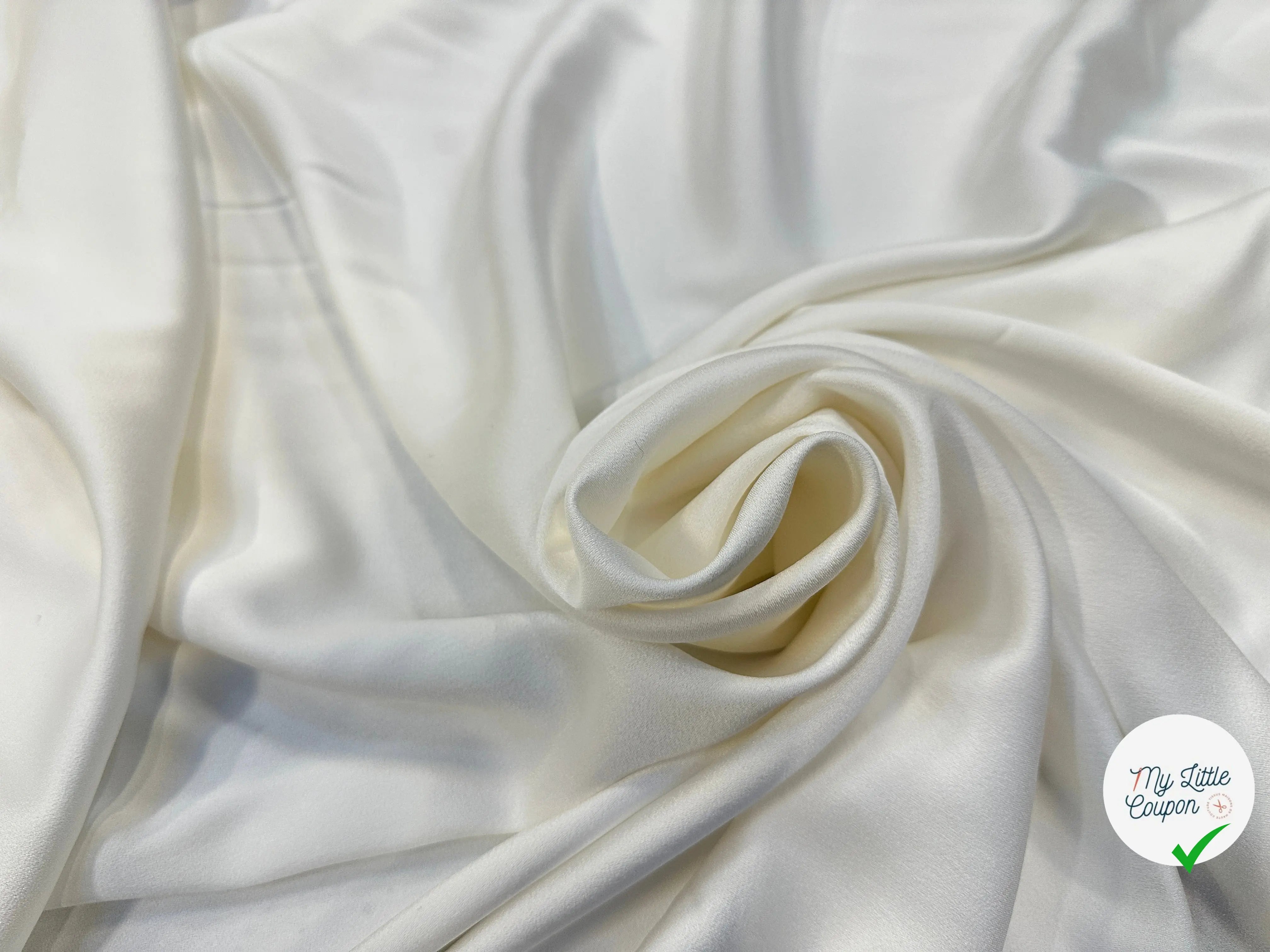 CREPE ENVERS SATIN VISCOSE ET LAINE BLANC CASSÉ MLC INTERN