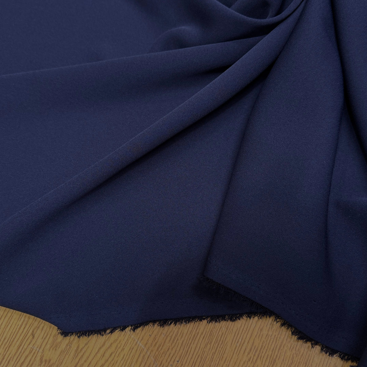 CREPE ENVERS SATINÉ MAT BLEU - My Little Coupon