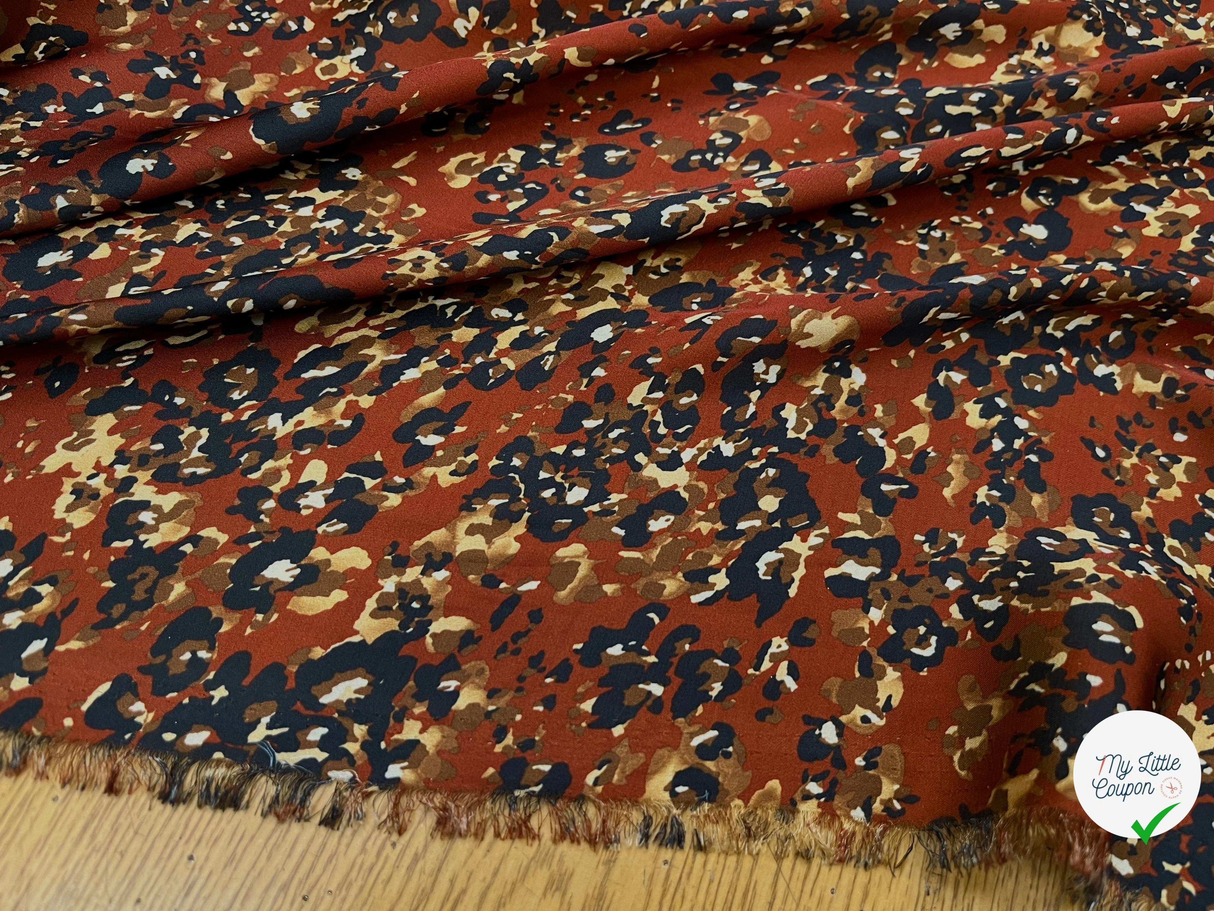 CREPE FLEURS ABSTRAITE NOIR&FOND MARRON ET FLUIDE - My Little Coupon