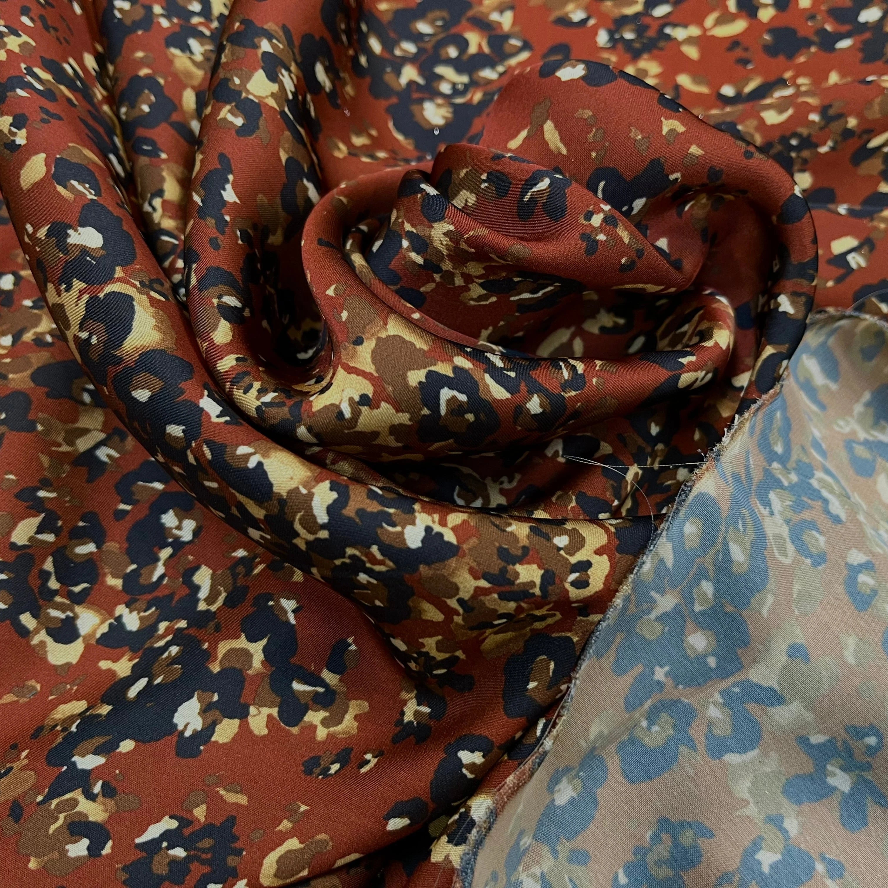 CREPE FLEURS ABSTRAITE NOIR&FOND MARRON ET FLUIDE - My Little Coupon