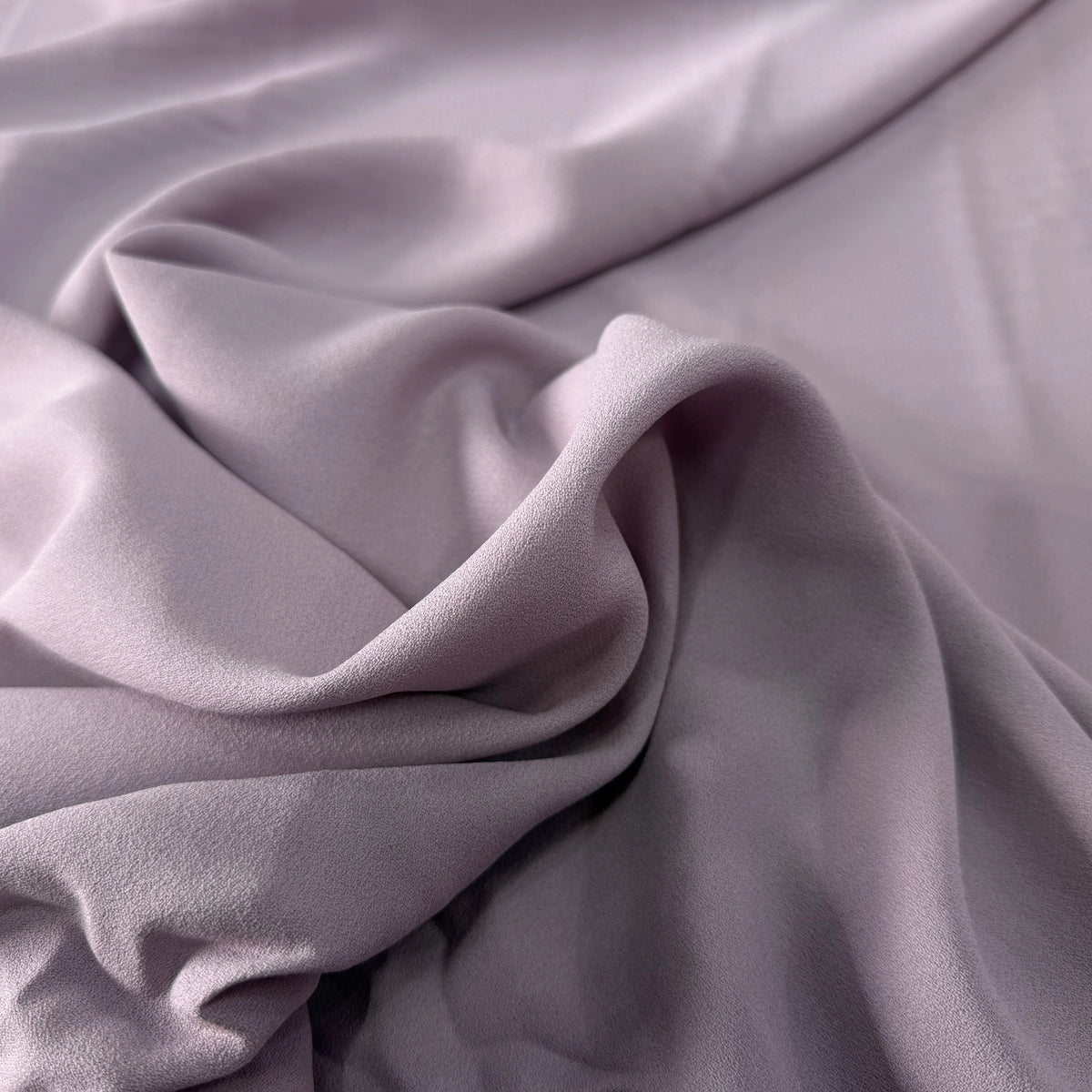 CRÊPE FLUIDE ACÉTATE VISCOSE LAINE LILAS PÂLE MADE IN ITALY - My Little Coupon