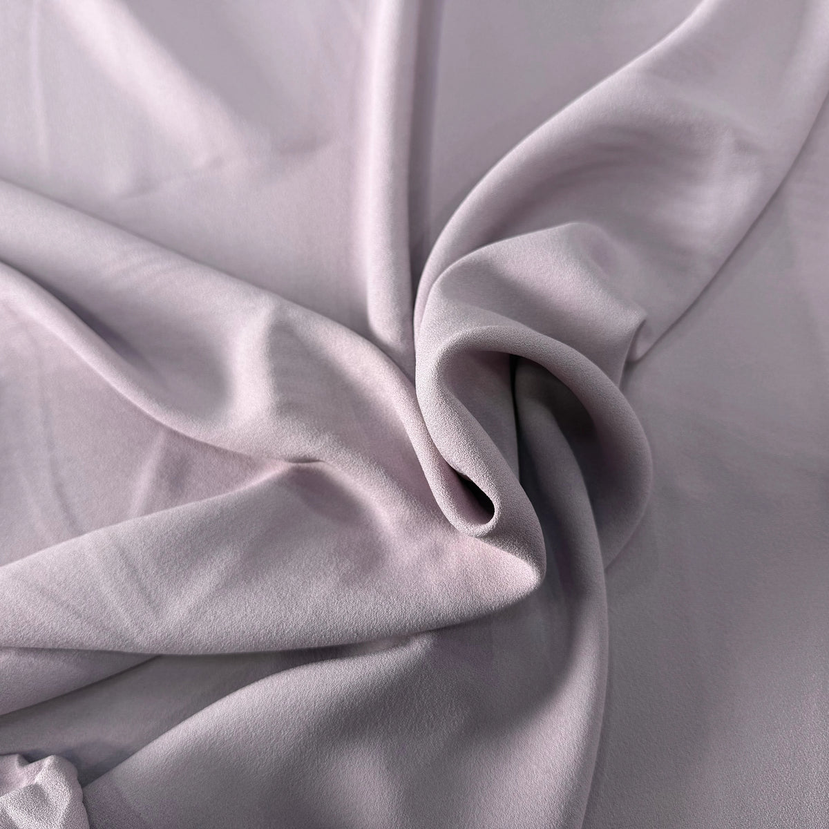 CRÊPE FLUIDE ACÉTATE VISCOSE LAINE LILAS PÂLE MADE IN ITALY - My Little Coupon