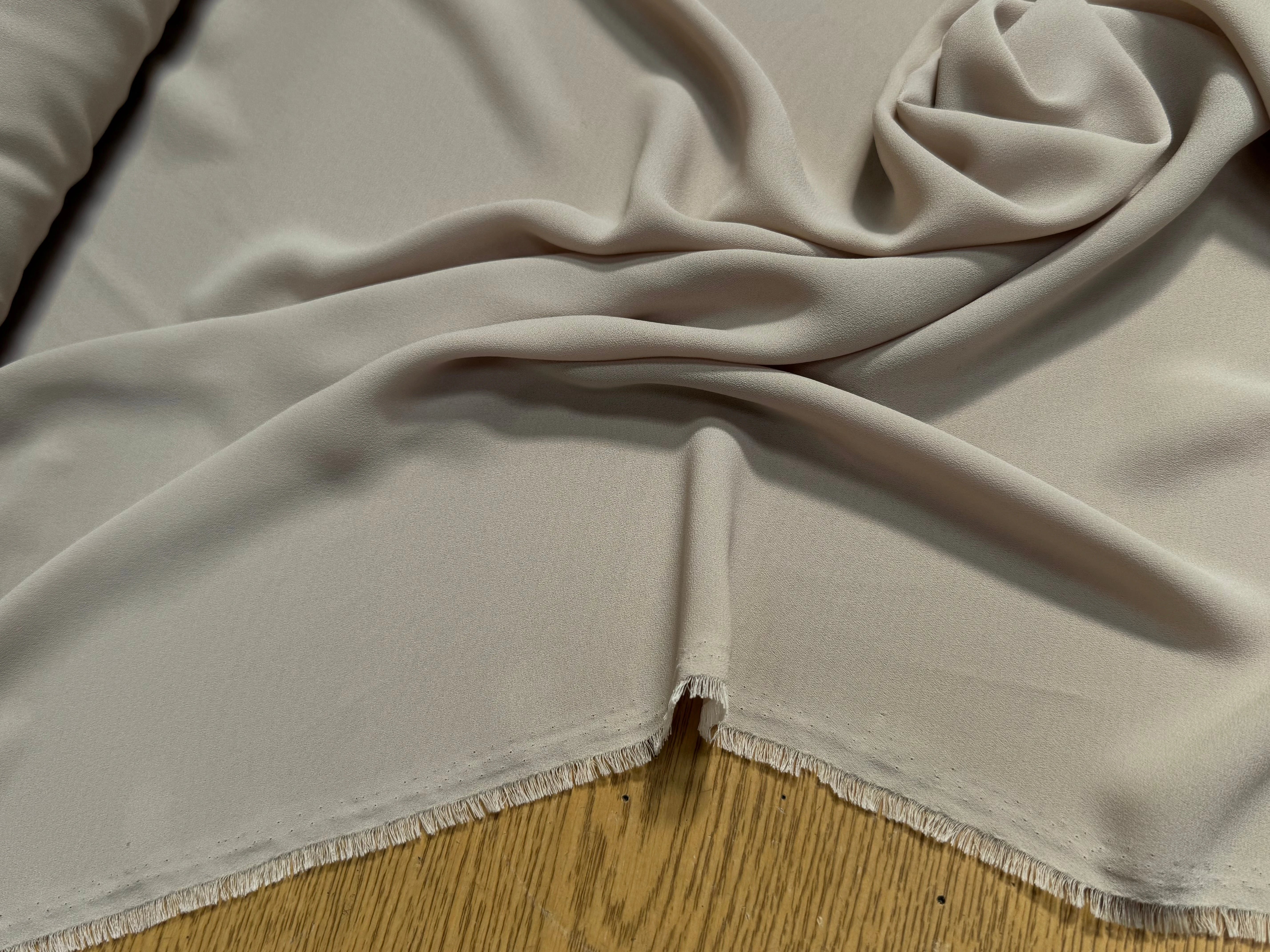 CREPE FLUIDE BEIGE SABLE BEAU TOMBÉ - My Little Coupon