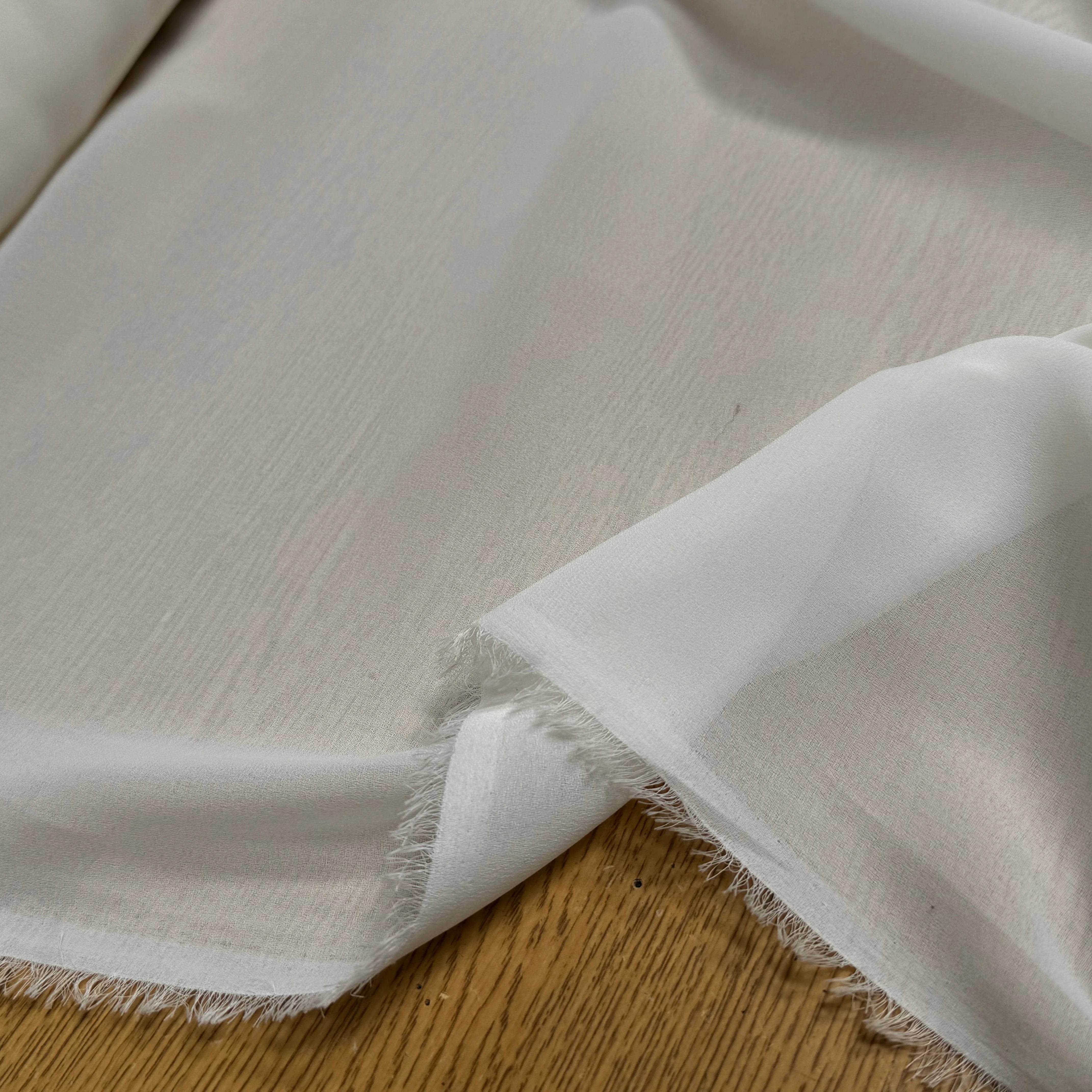 CREPE FLUIDE BLANC CASSÉ CHIC - My Little Coupon