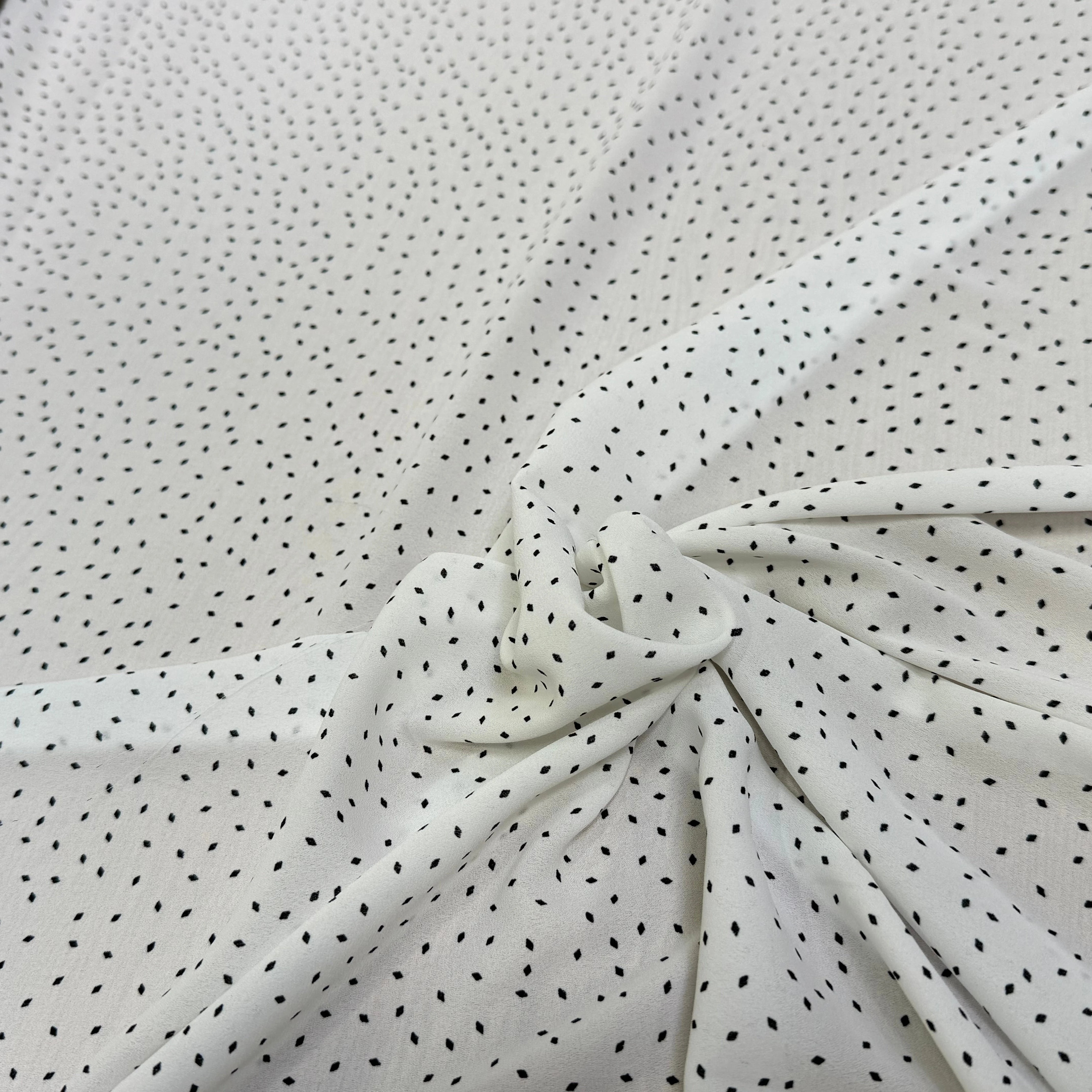 CREPE FLUIDE FOND BLANC POIS MINI LOSANGES - My Little Coupon