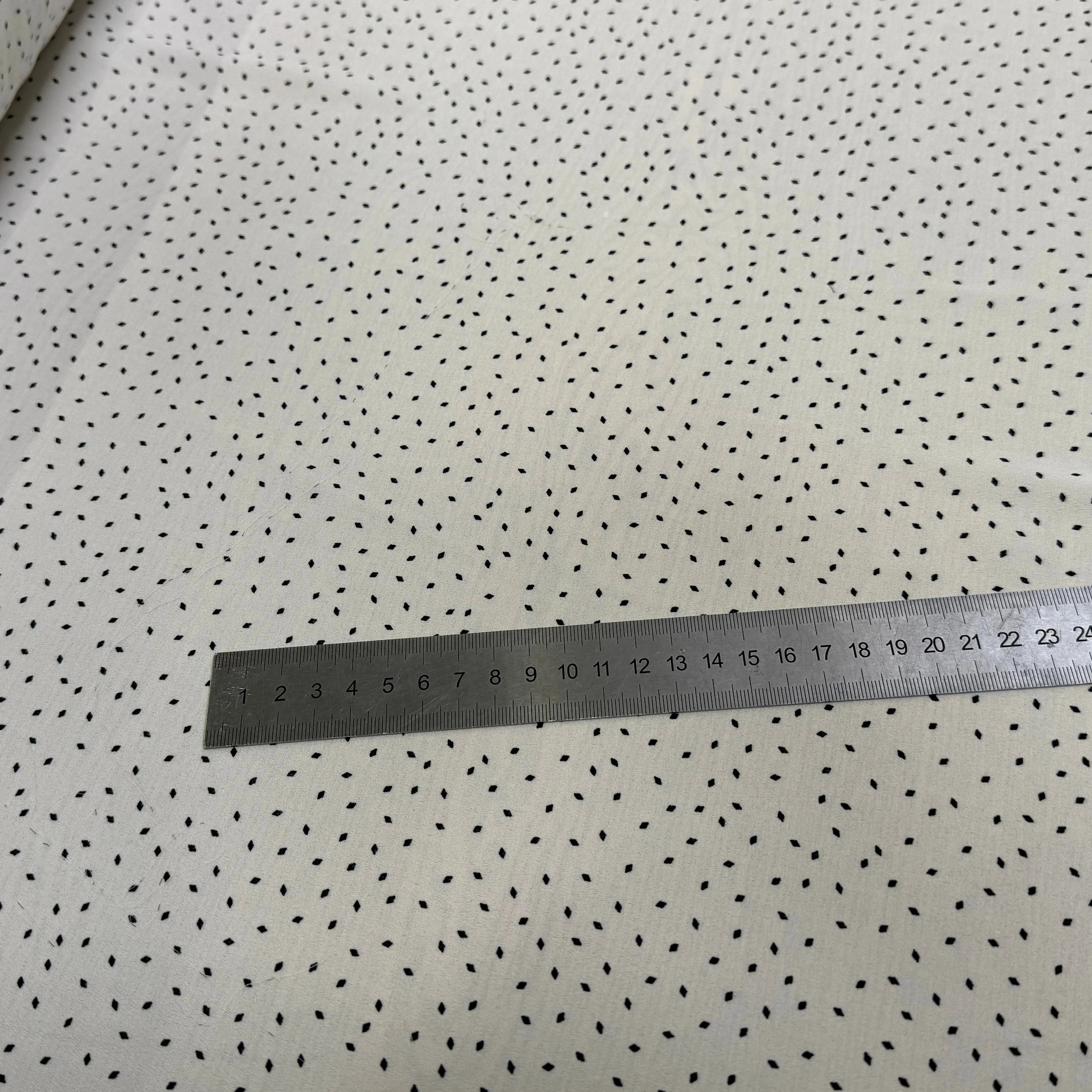 CREPE FLUIDE FOND BLANC POIS MINI LOSANGES - My Little Coupon