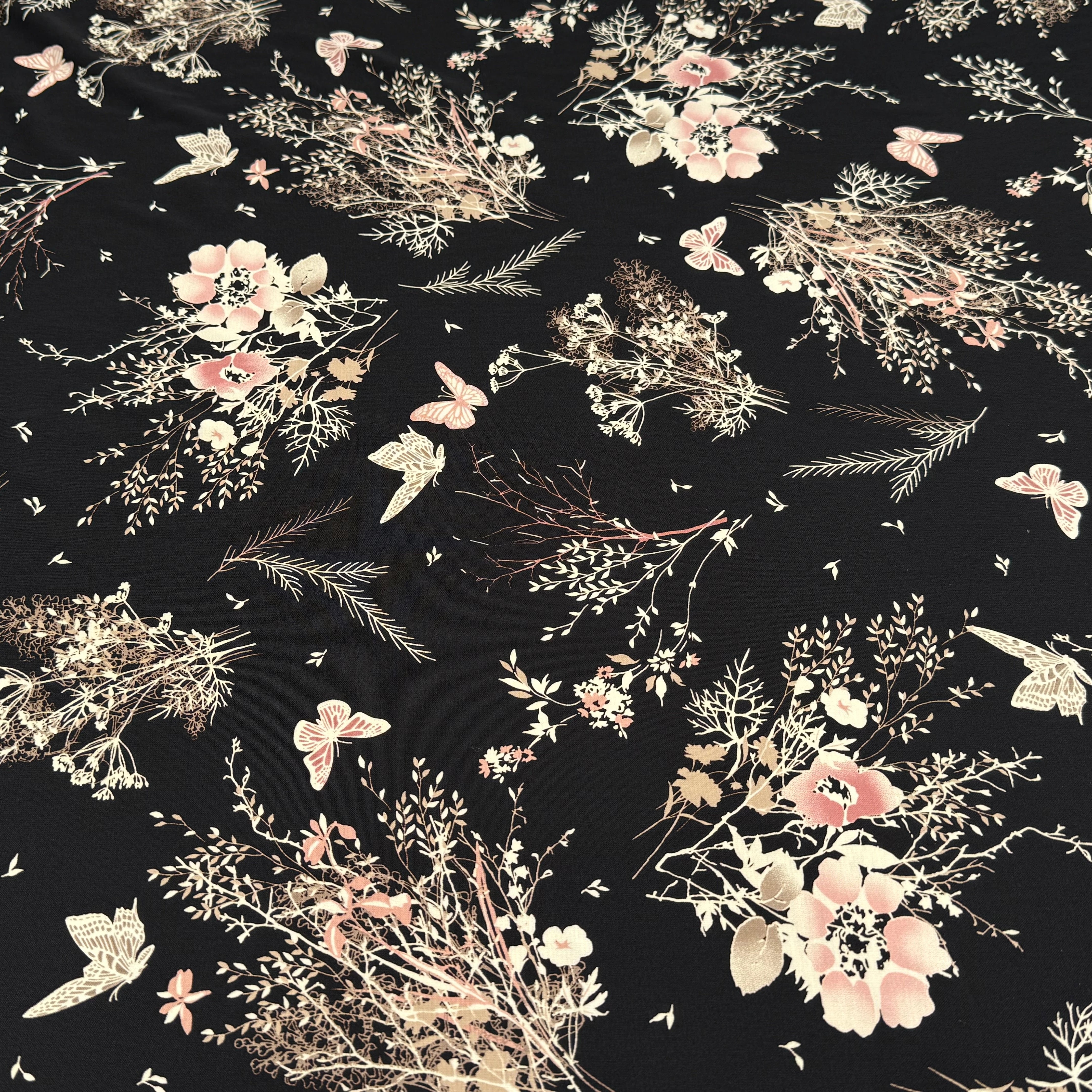 CREPE FLUIDE FOND NOIR MOTIFS FLORAUX PAPILLONS - My Little Coupon