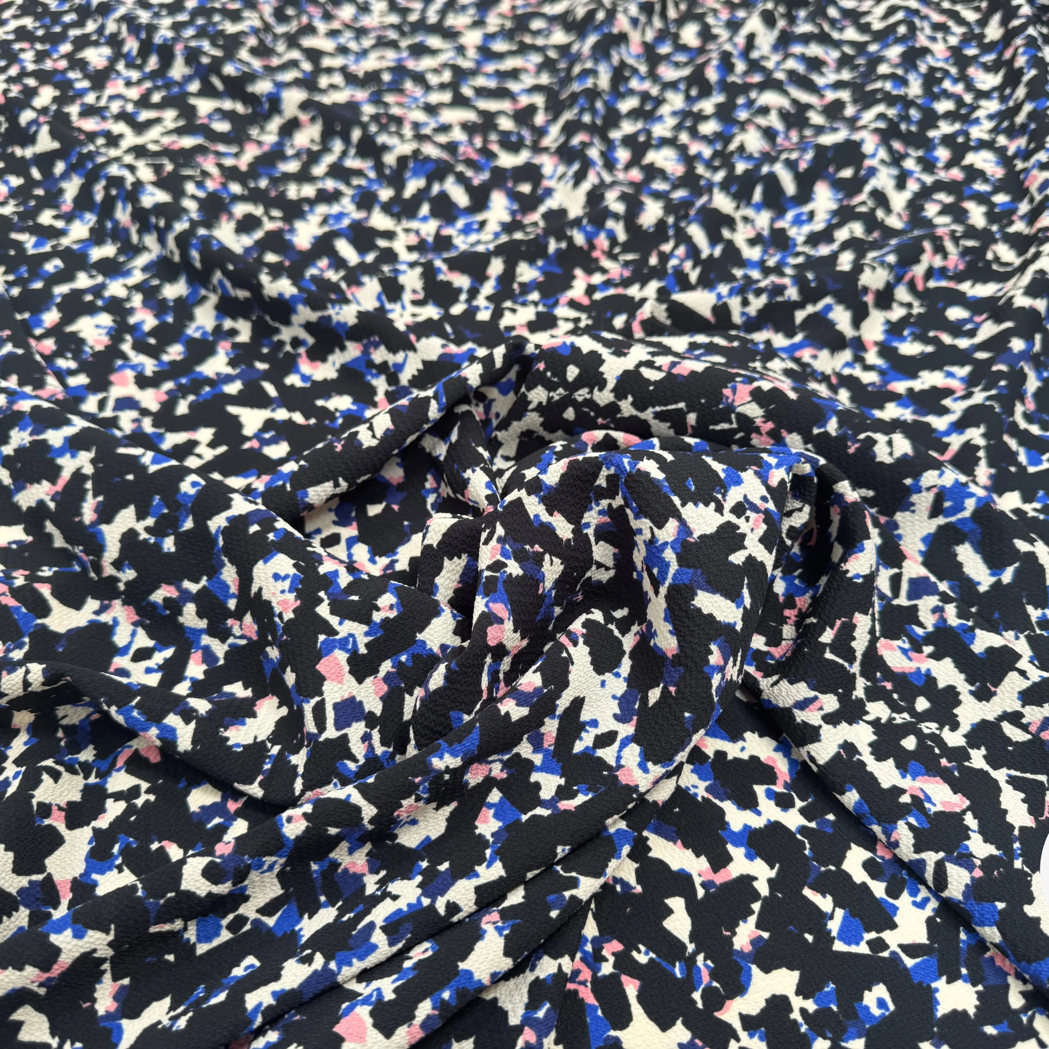 CRÊPE GAUFFRÉ MOTIF NOIR ROSE ECRU - My Little Coupon