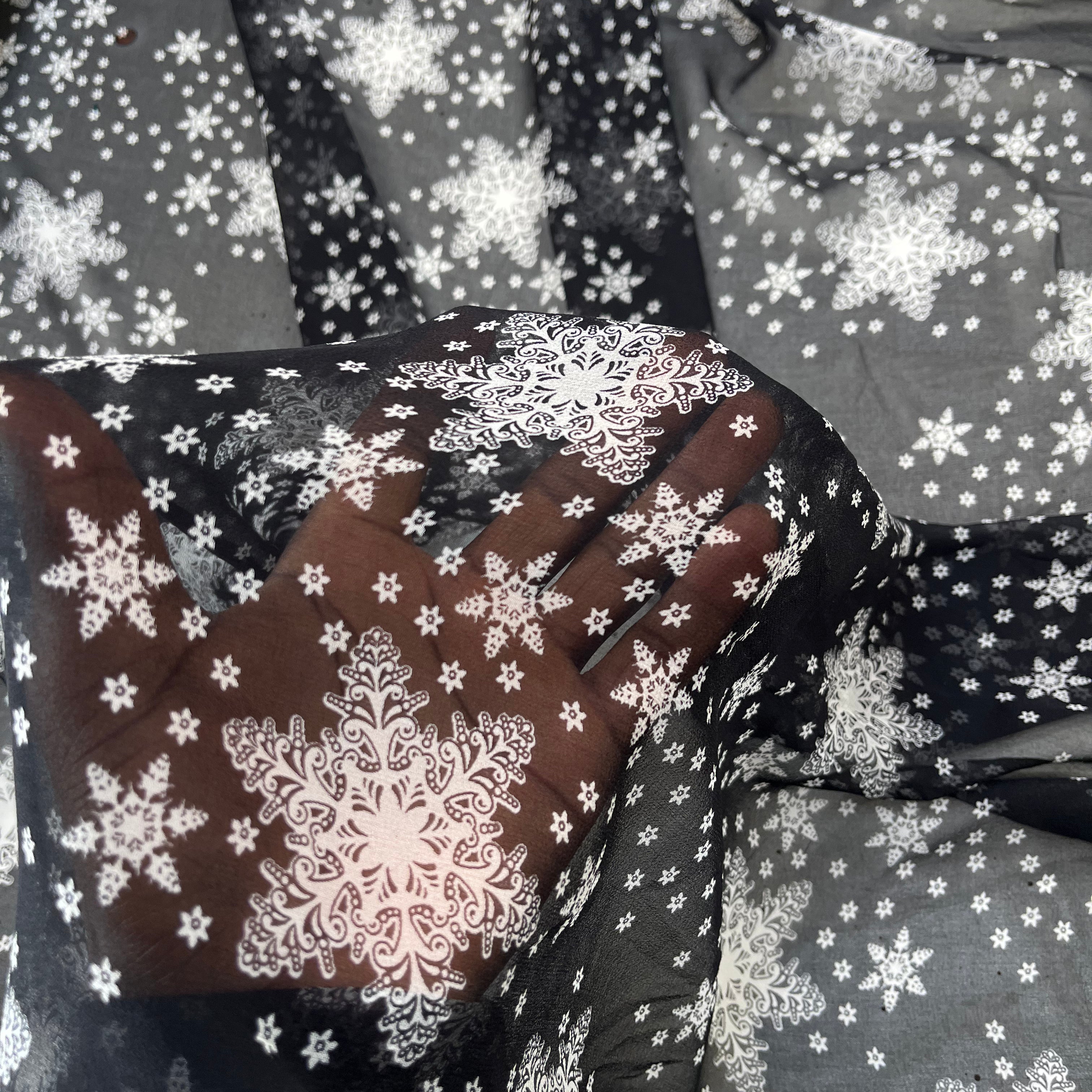 CREPE GEORGETTE DE SOIE FLOCONS NOIR - My Little Coupon