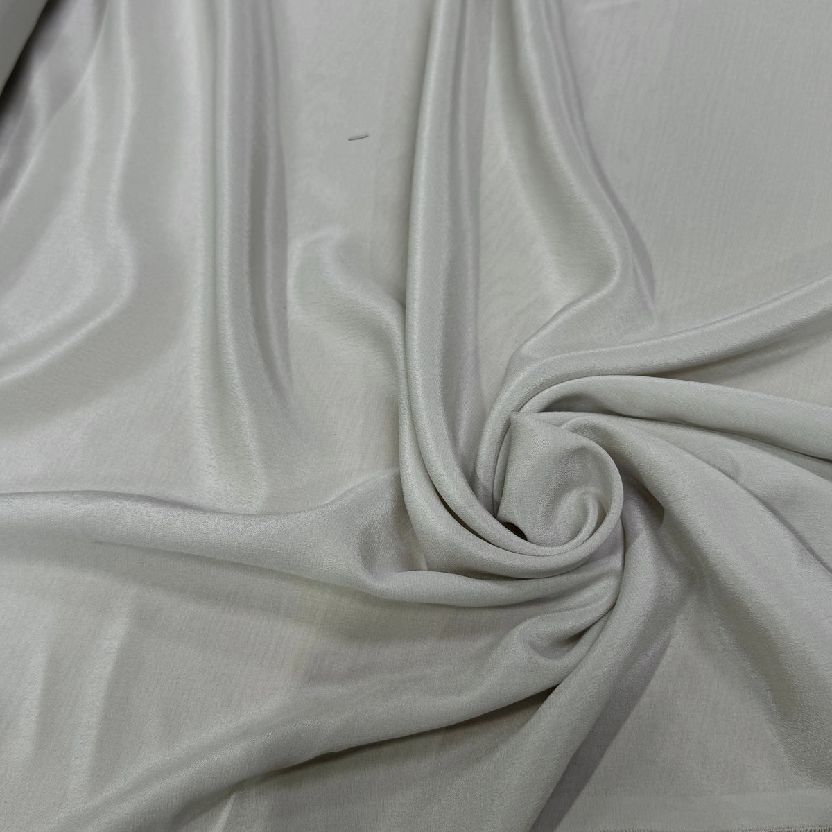 CREPE GEORGETTE DE SOIE SATINÉ GRIS CLAIR - My Little Coupon