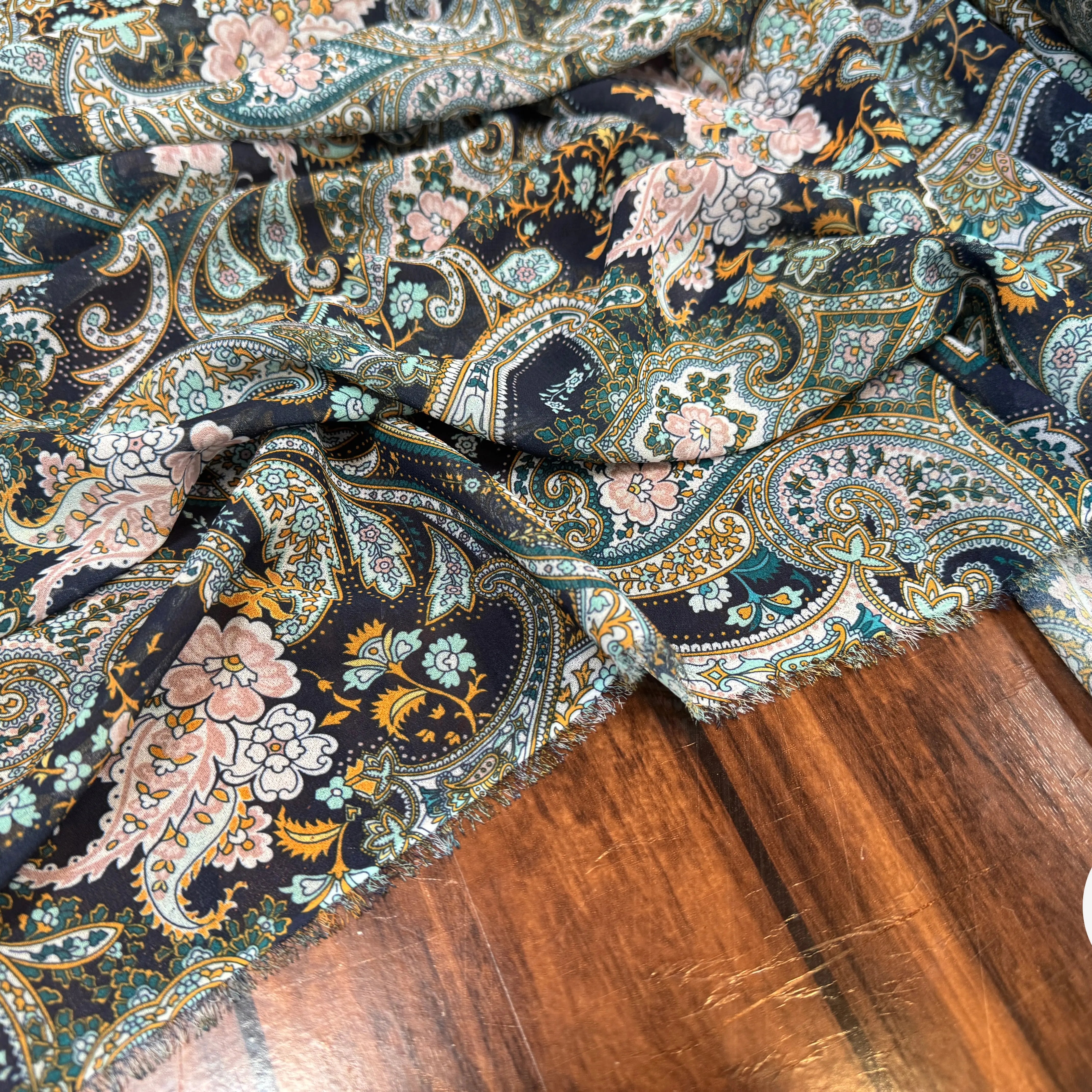 CREPE GEORGETTE EXPLOSION DE PAISLEY - My Little Coupon