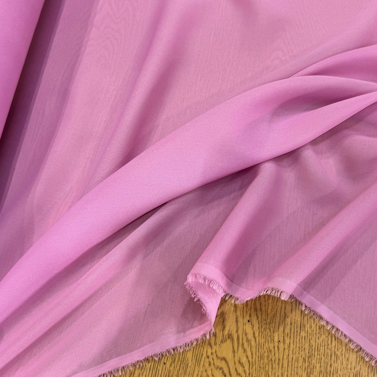 CRÊPE GEORGETTE FLUIDE ROSE BONBON PREMIUM - My Little Coupon