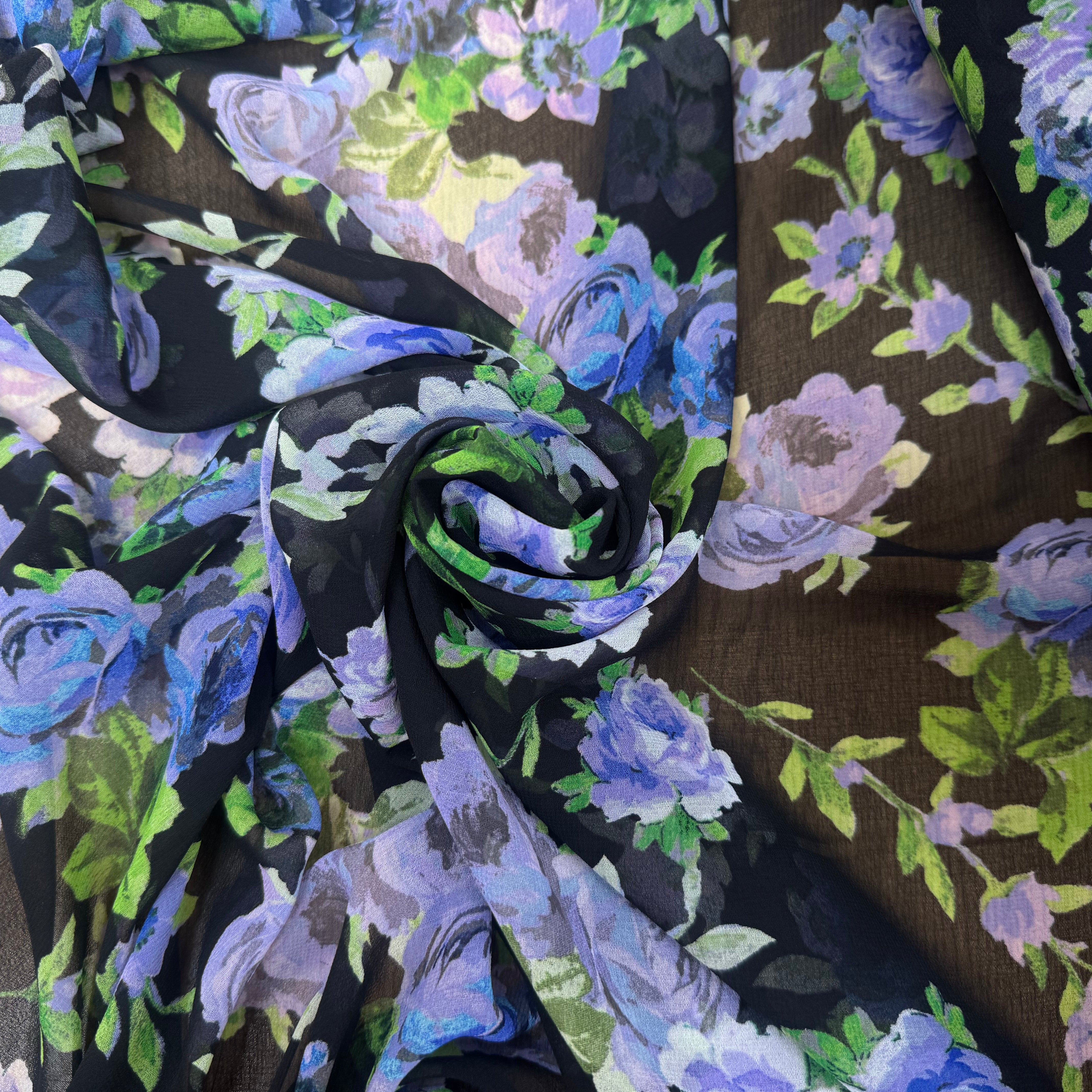 CREPE GEORGETTE FOND NOIR MOTIFS FLEURS VIOLET - My Little Coupon