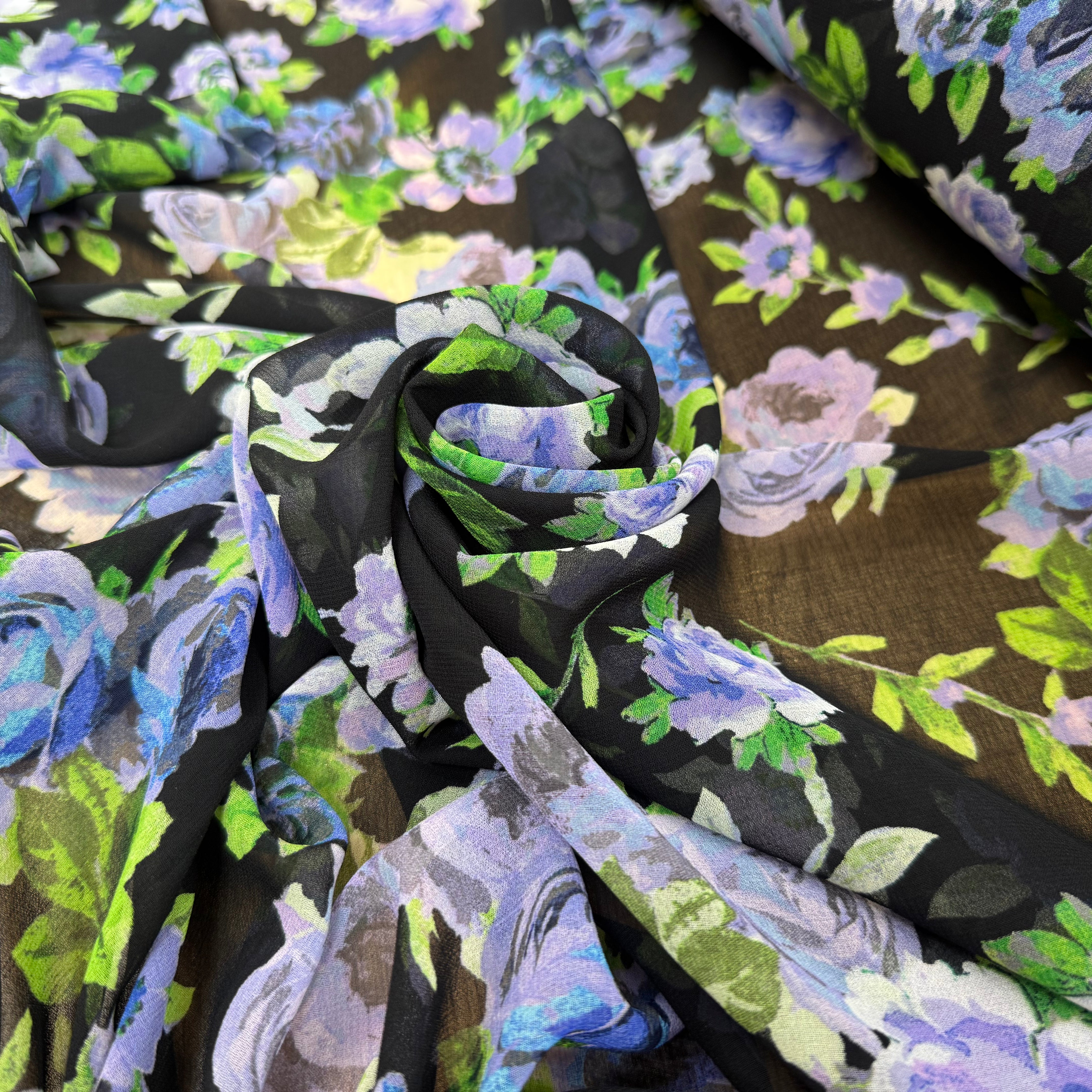 CREPE GEORGETTE FOND NOIR MOTIFS FLEURS VIOLET - My Little Coupon