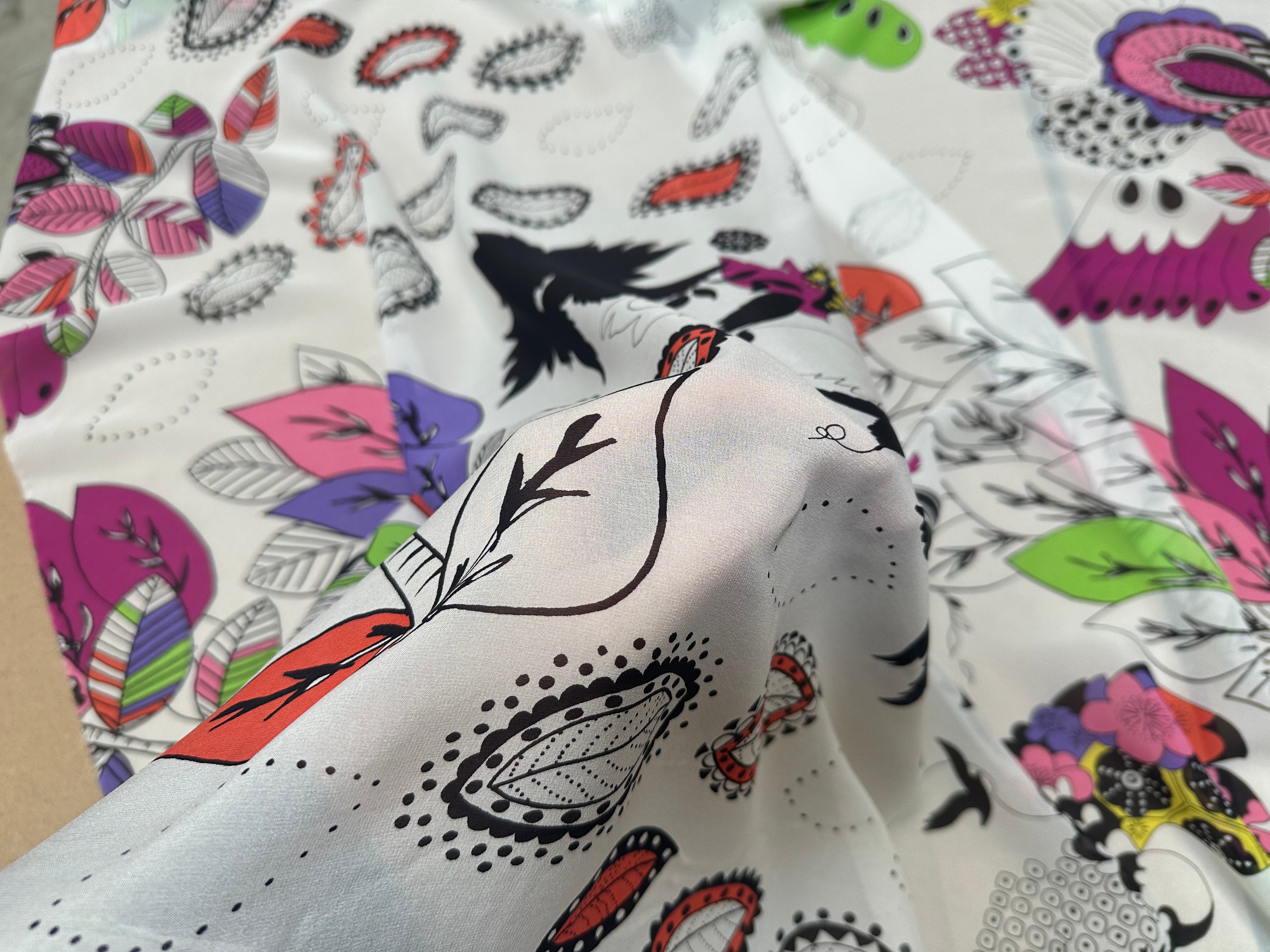 CREPE GEORGETTE SOIE FIORI PSICHEDELICI - My Little Coupon