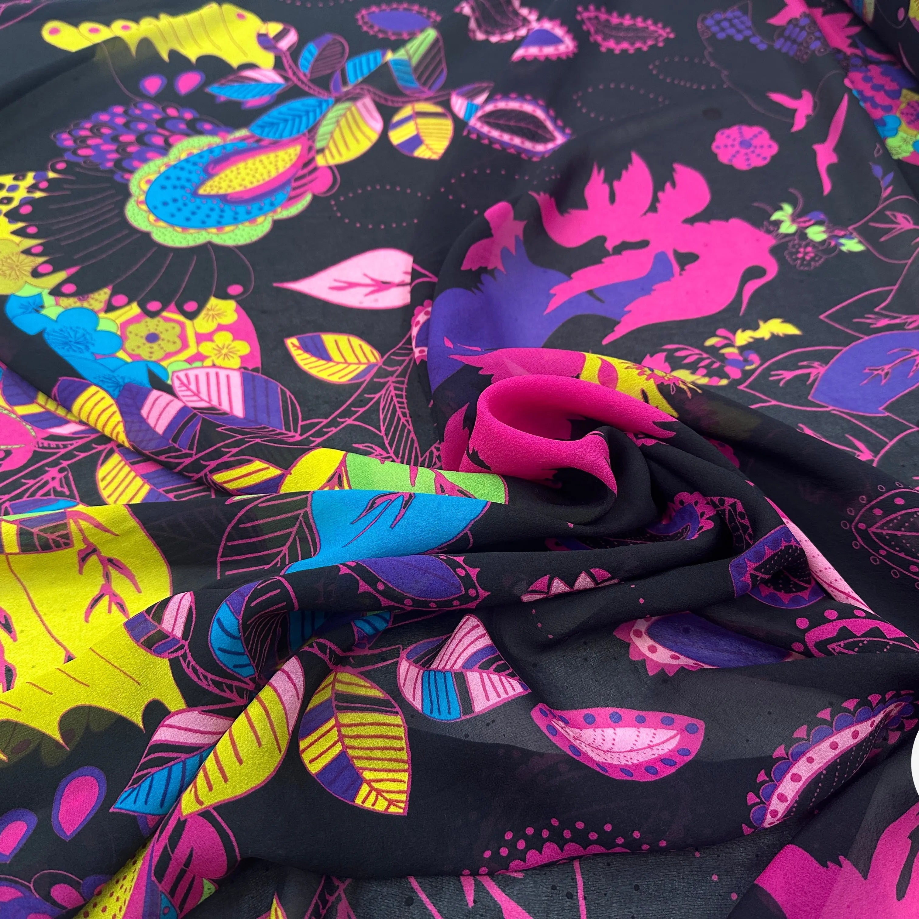 CREPE GEORGETTE SOIE FIORI PSICHEDELICI SU SFONDO NERO MLC INTERN