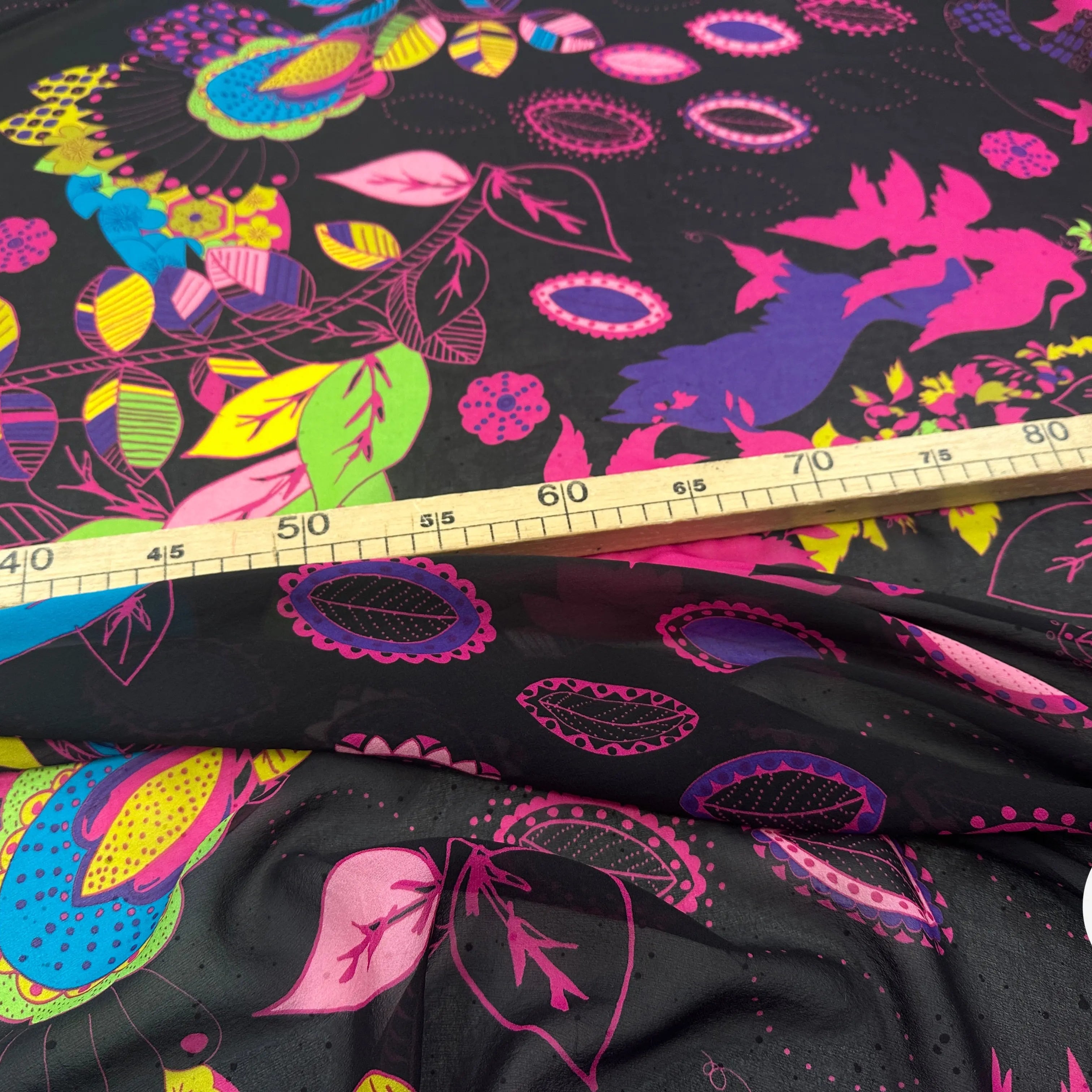 CREPE GEORGETTE SOIE FIORI PSICHEDELICI SU SFONDO NERO MLC INTERN