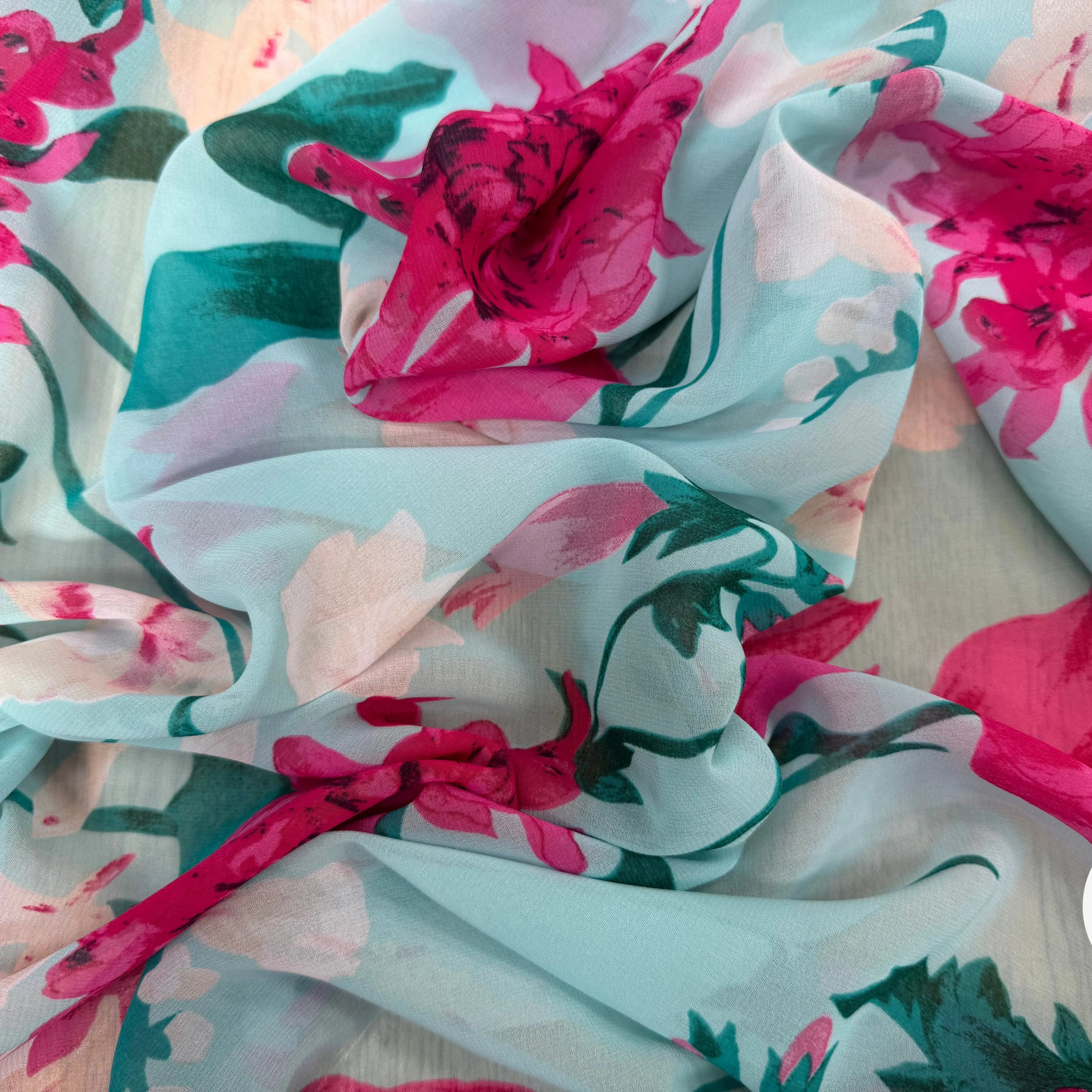 CREPE GOERGETTE FOND BLEU MOTIFS FLEURS ROSE - My Little Coupon