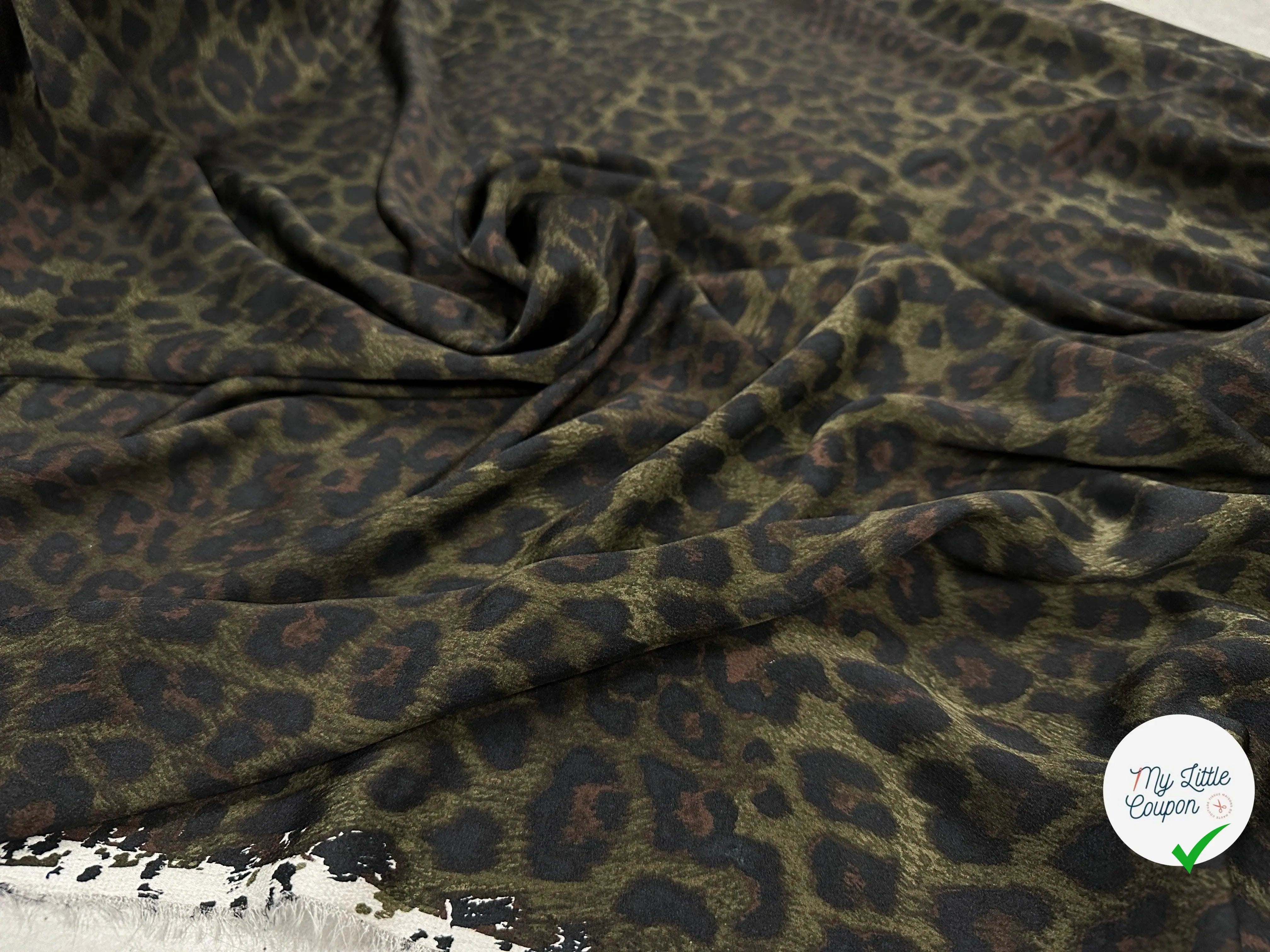 CRÊPE IMPRIMÉ LÉOPARD JUNGLE GREEN - My Little Coupon - tissu - coudre