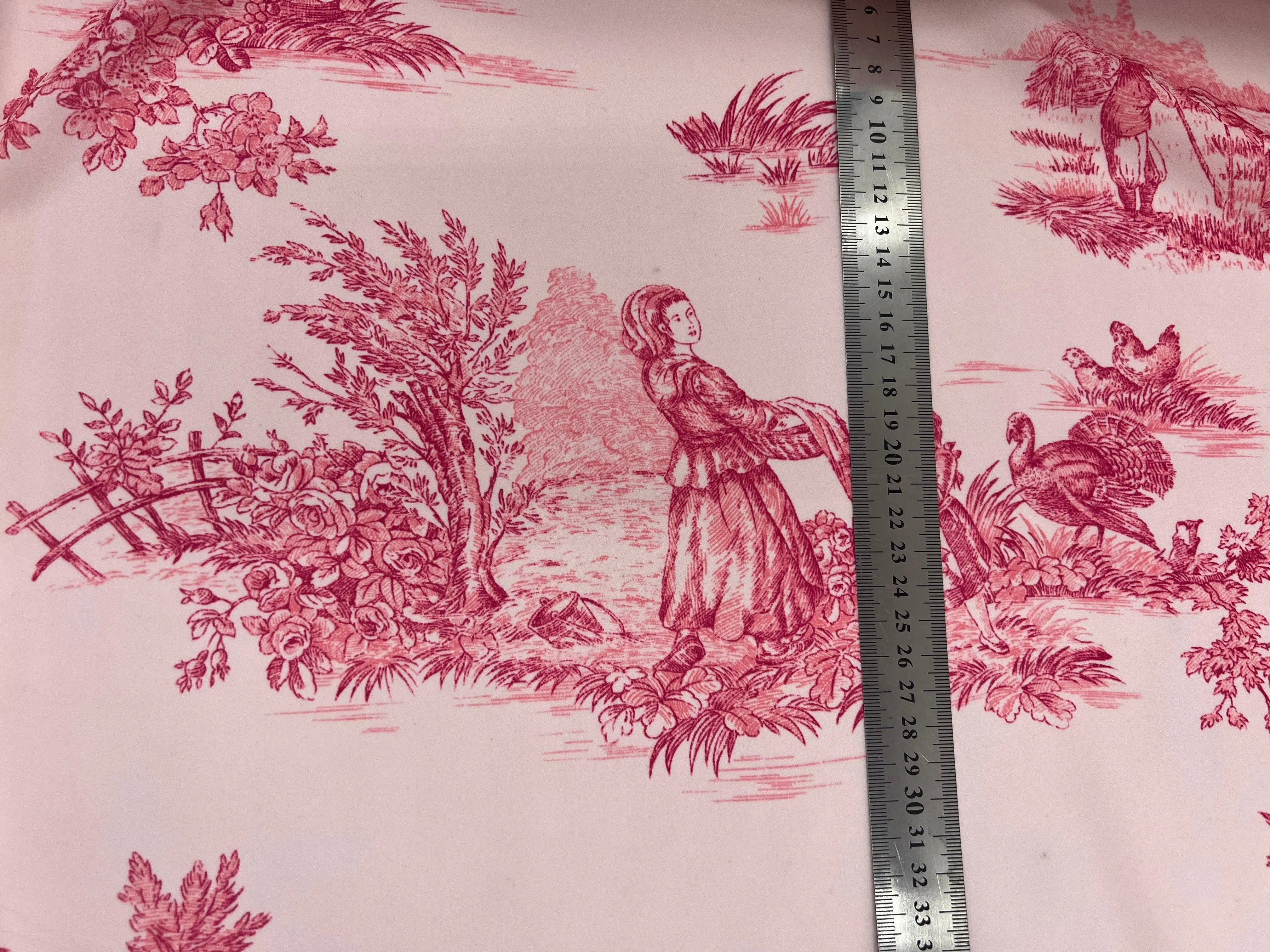 CRÊPE IMPRIMÉ TOILE DE JOUY FLEURS FRAISE FOND ROSE - My Little Coupon - tissu - coudre
