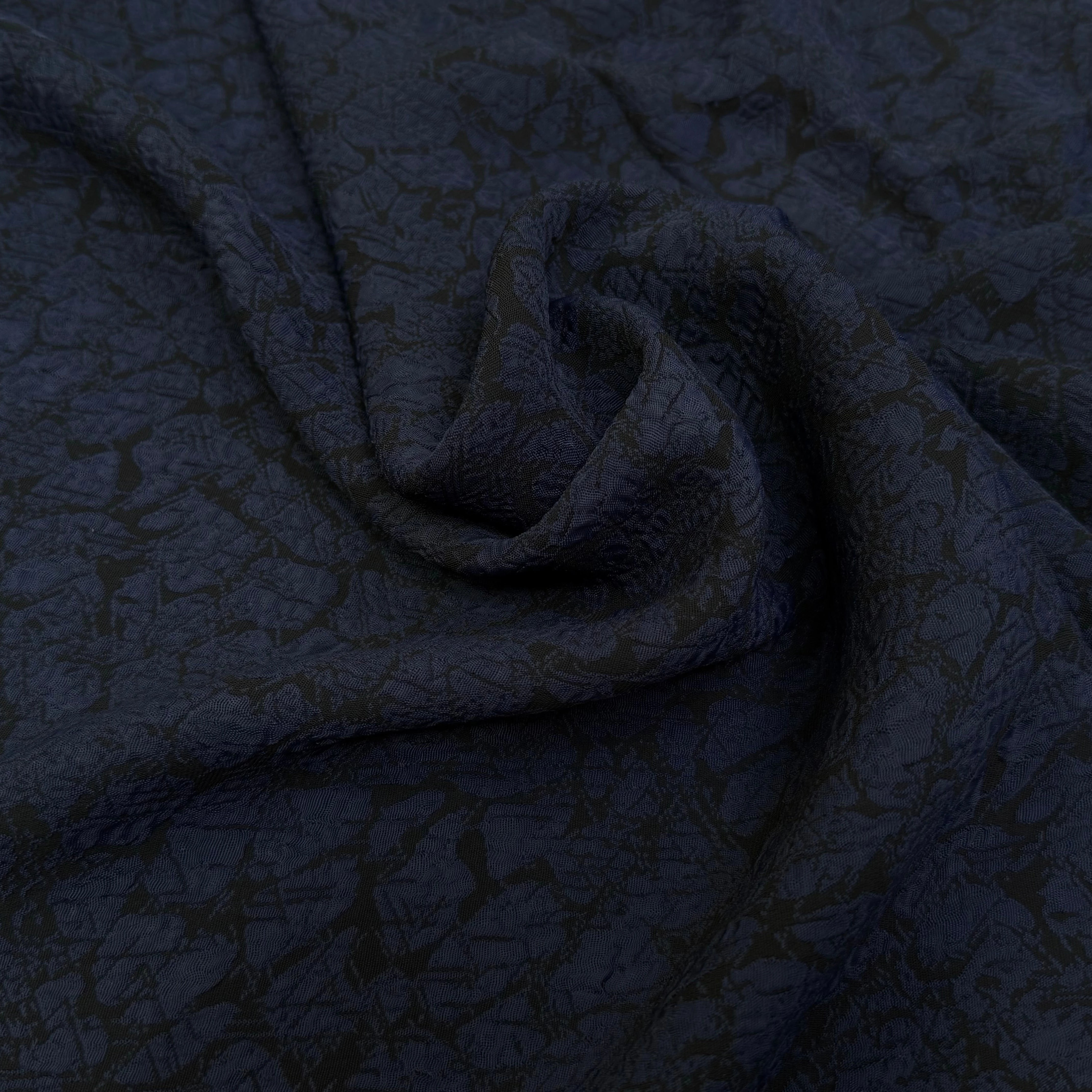 CREPE JACQUARD ACETATE VISCOSE BLEU NOIR - My Little Coupon