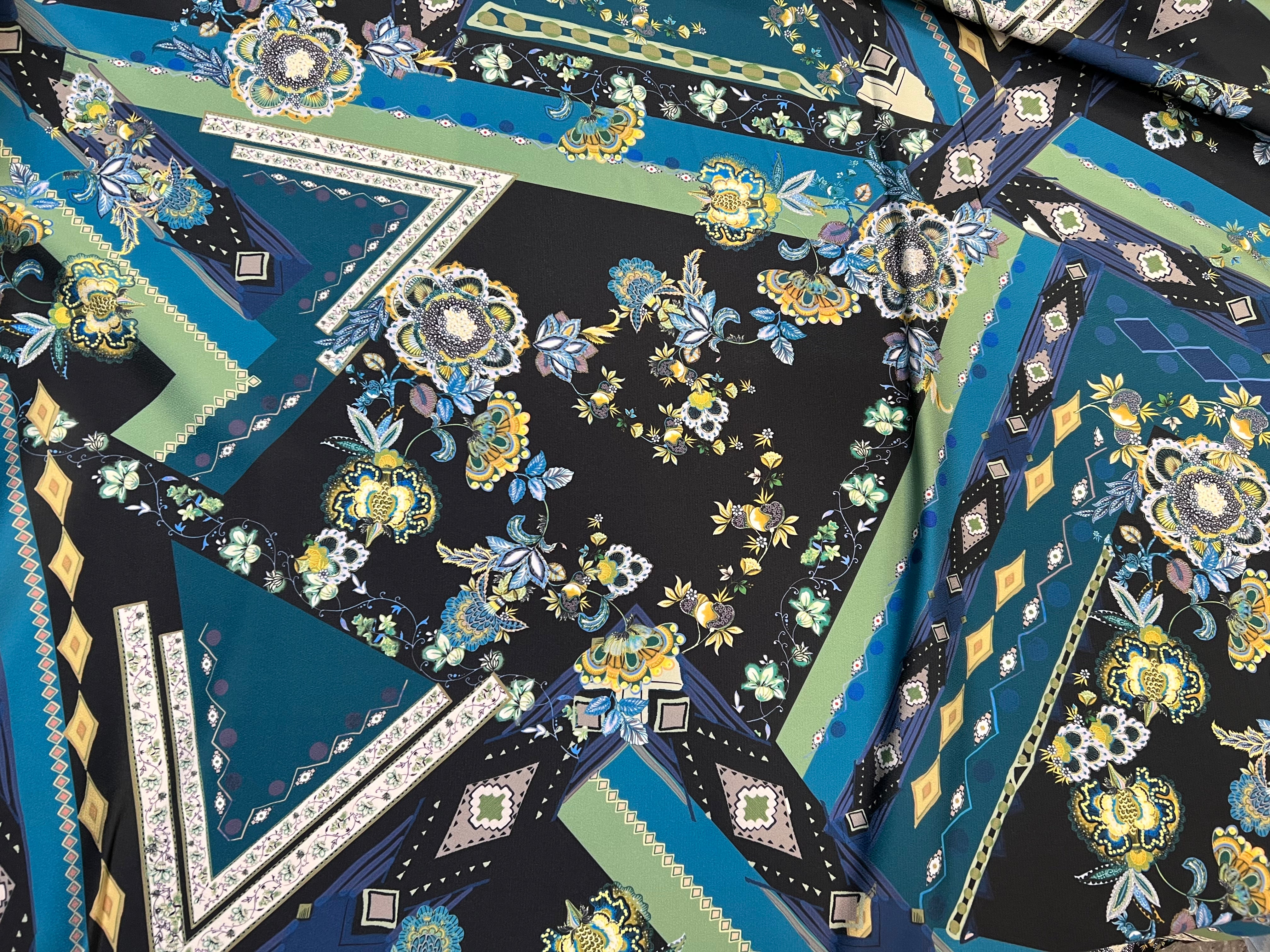 CRÊPE LÉGÈREMENT SATINÉ BLUE MOOD - My Little Coupon