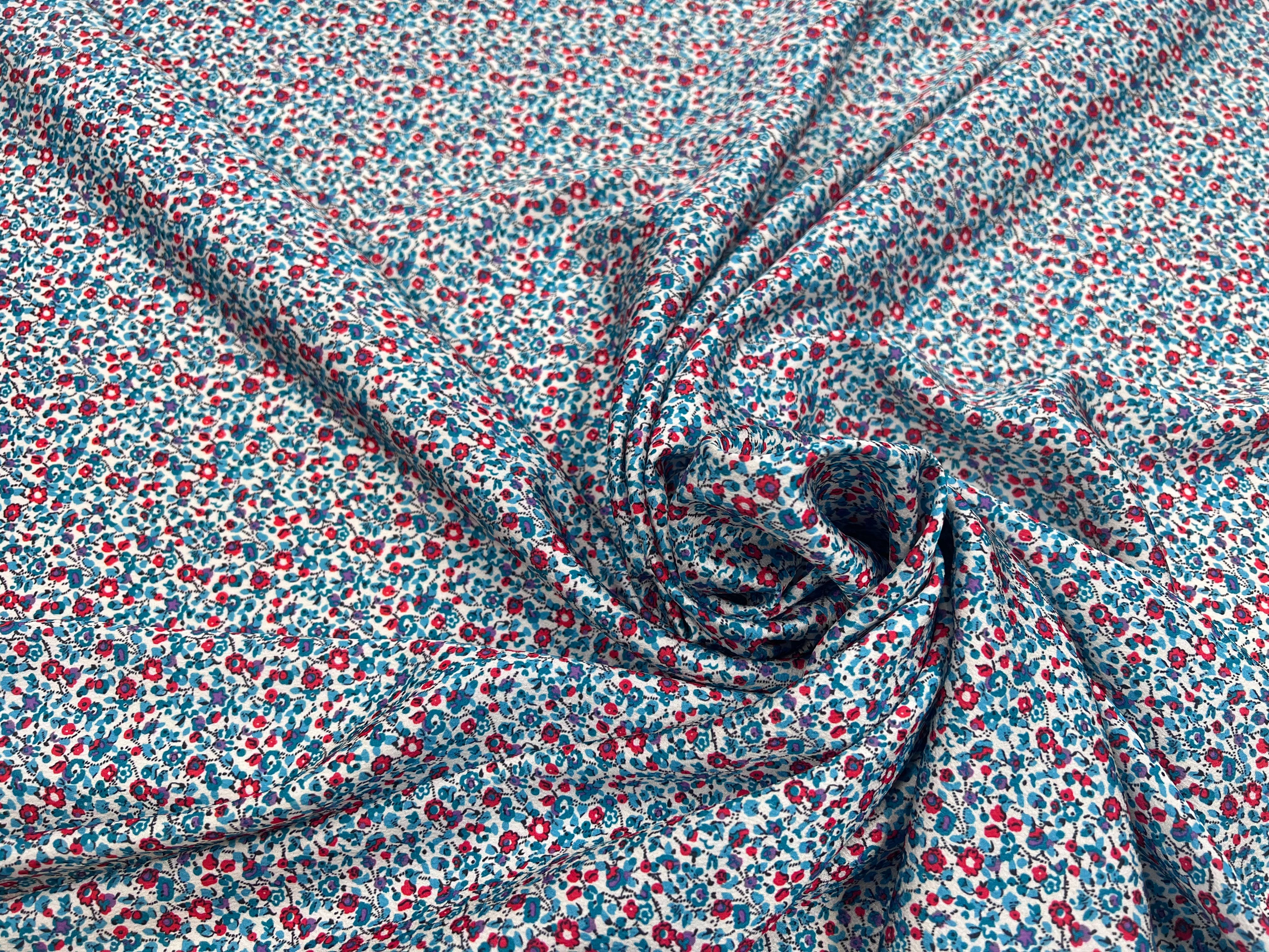 CRÊPE LÉGÈREMENT SATINÉ FLEURS DE BLEU MLC INTERN