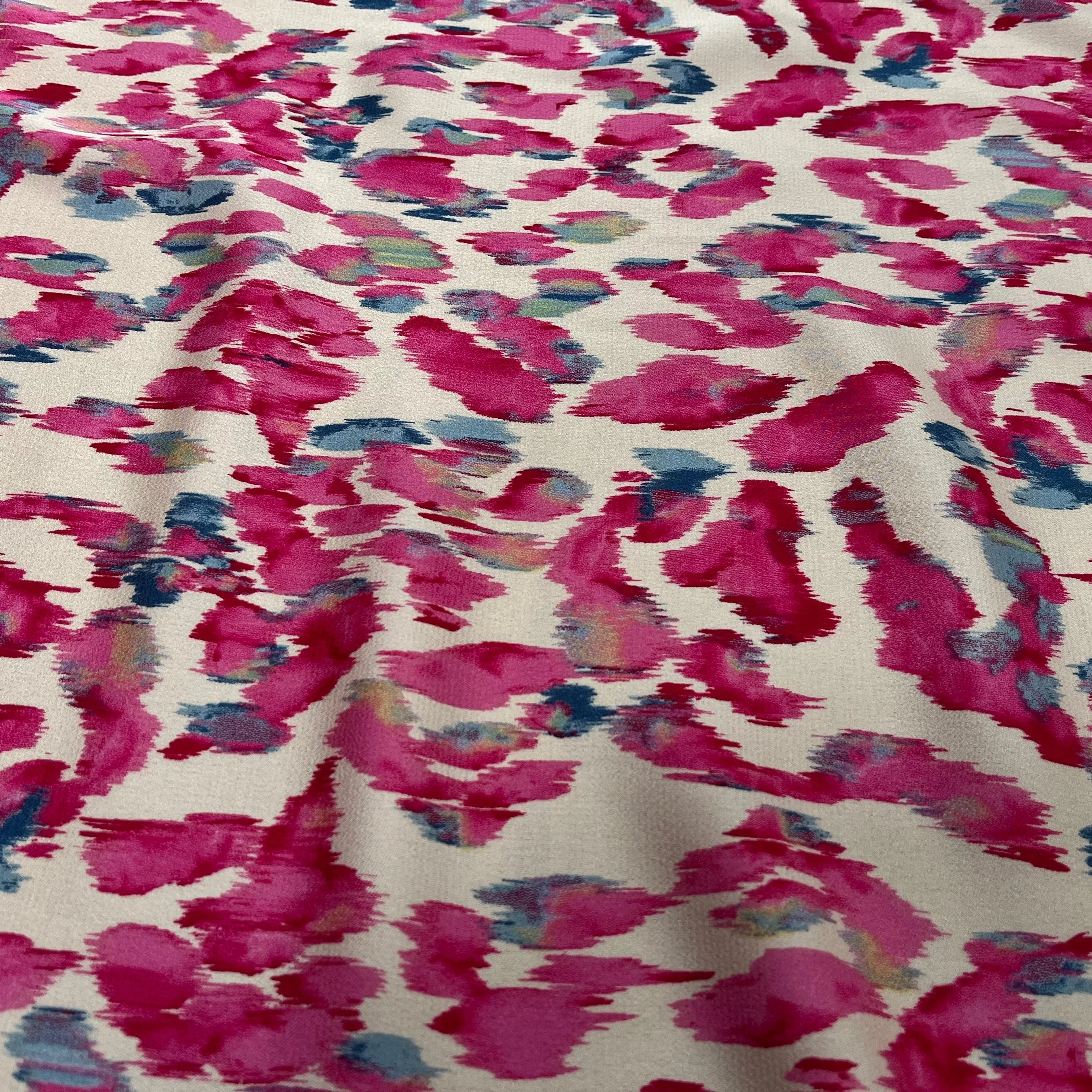 CREPE LÉGÈREMENT SATINÉ FLUIDE IMPRIMÉ ÉFFET NUAGE MULTICOLORES FOND ÉCRU - My Little Coupon