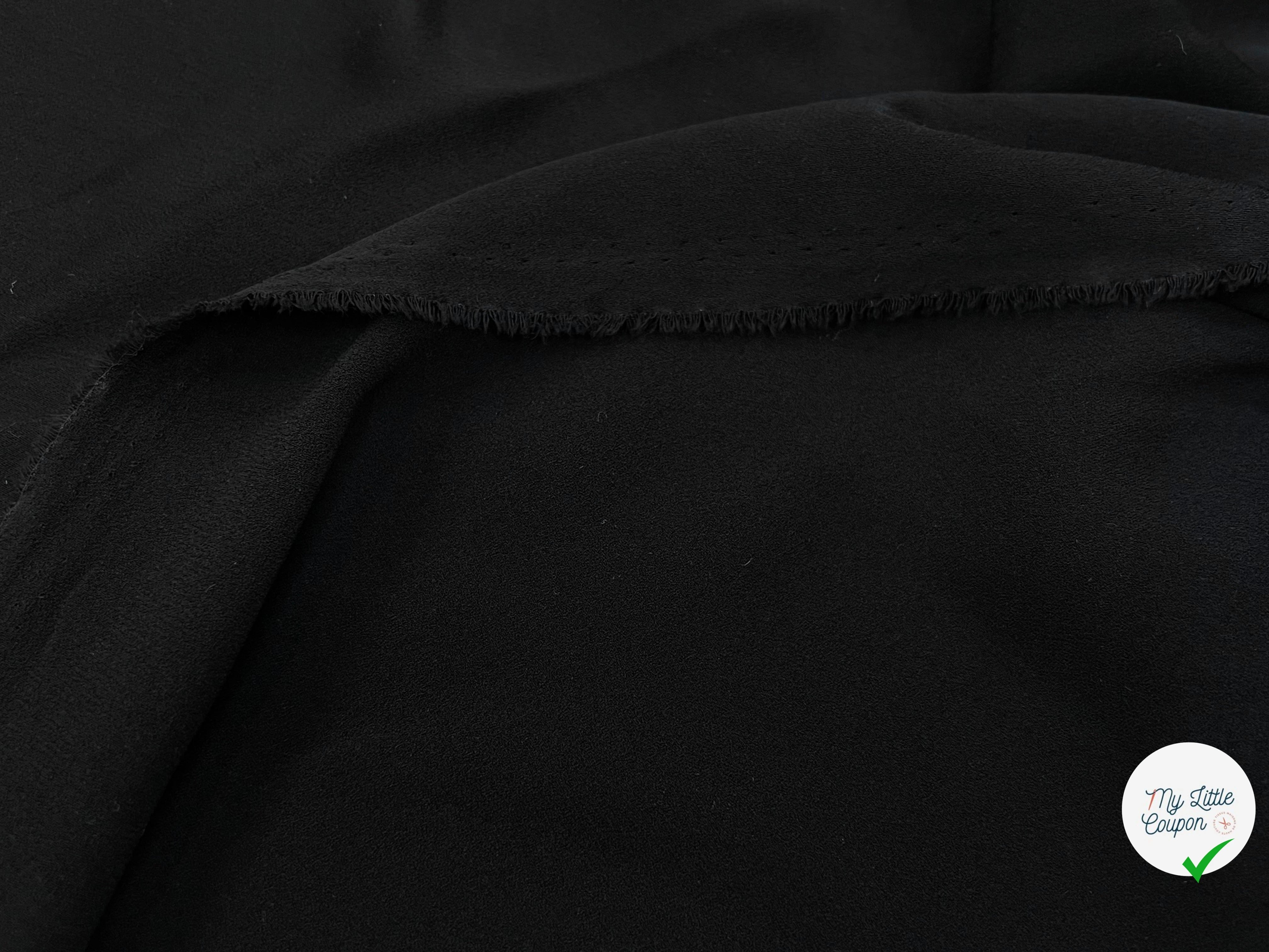 CRÈPE LÉGÈREMENT SATINÉ FLUIDE NOIR 138CM - My Little Coupon