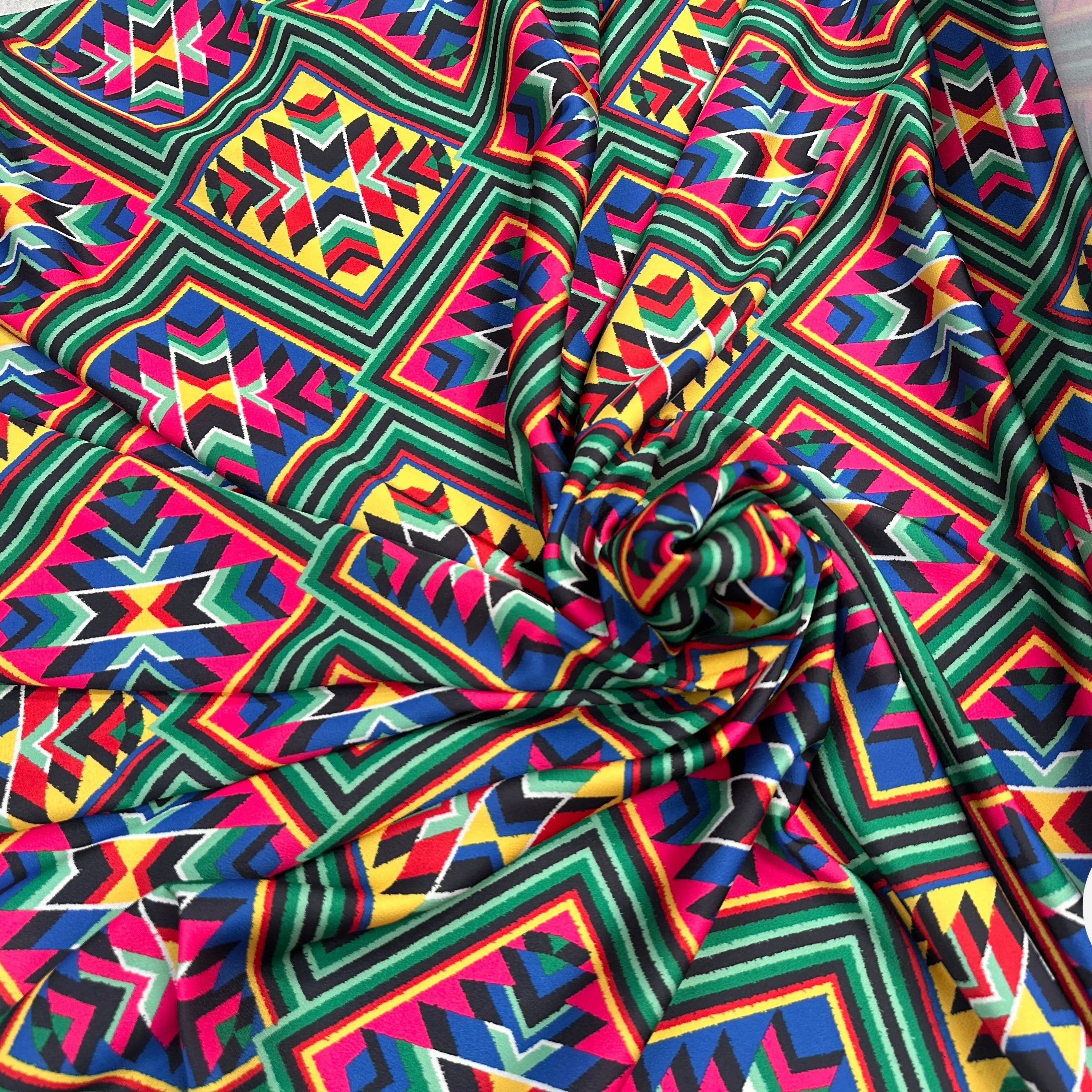 CRÊPE LÉGÈREMENT SATINÉ INCA - My Little Coupon