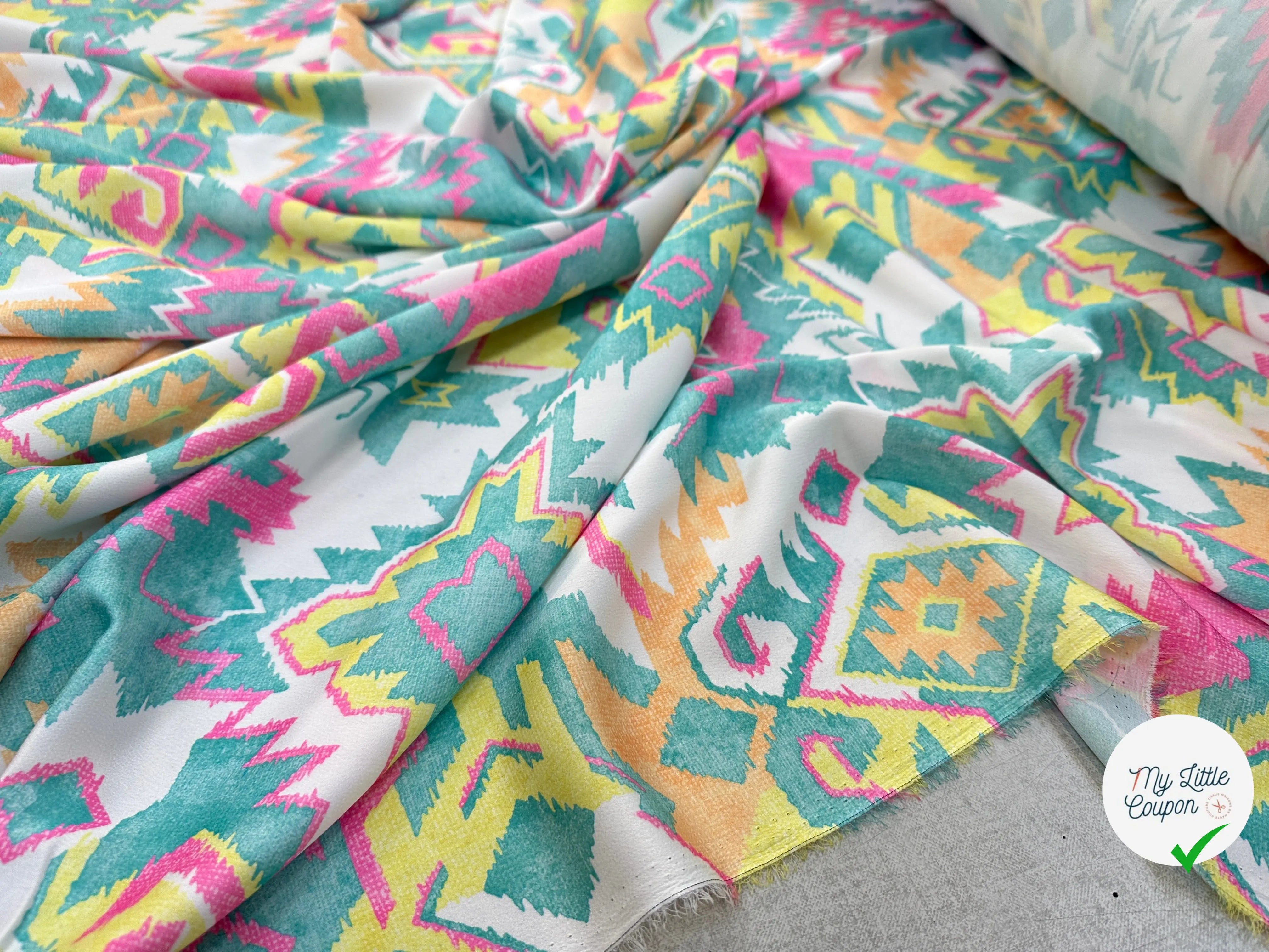 CRÊPE LÉGÈREMENT SATINÉ - My Little Coupon