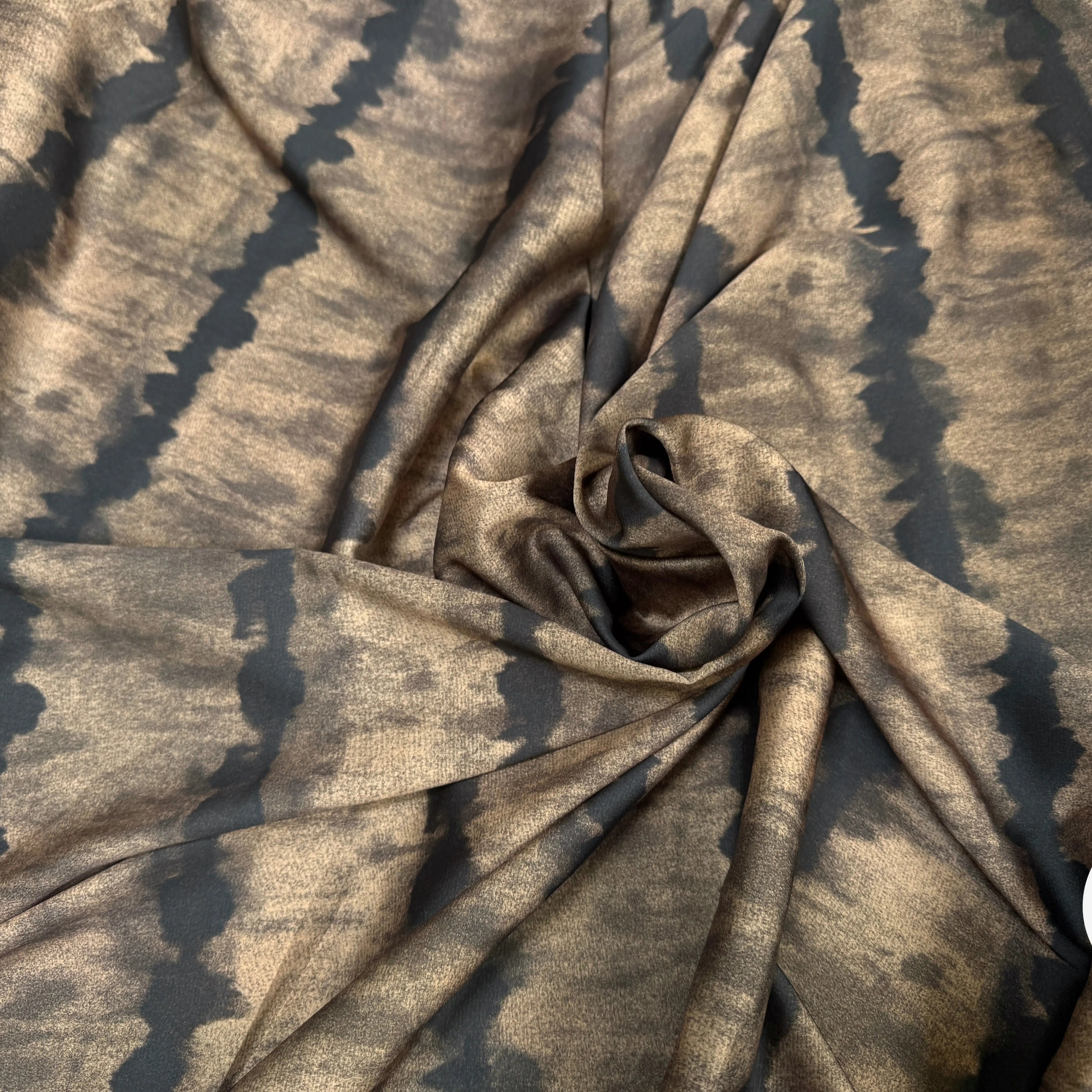 CRÊPE LÉGÈREMENT SATINÉ - My Little Coupon