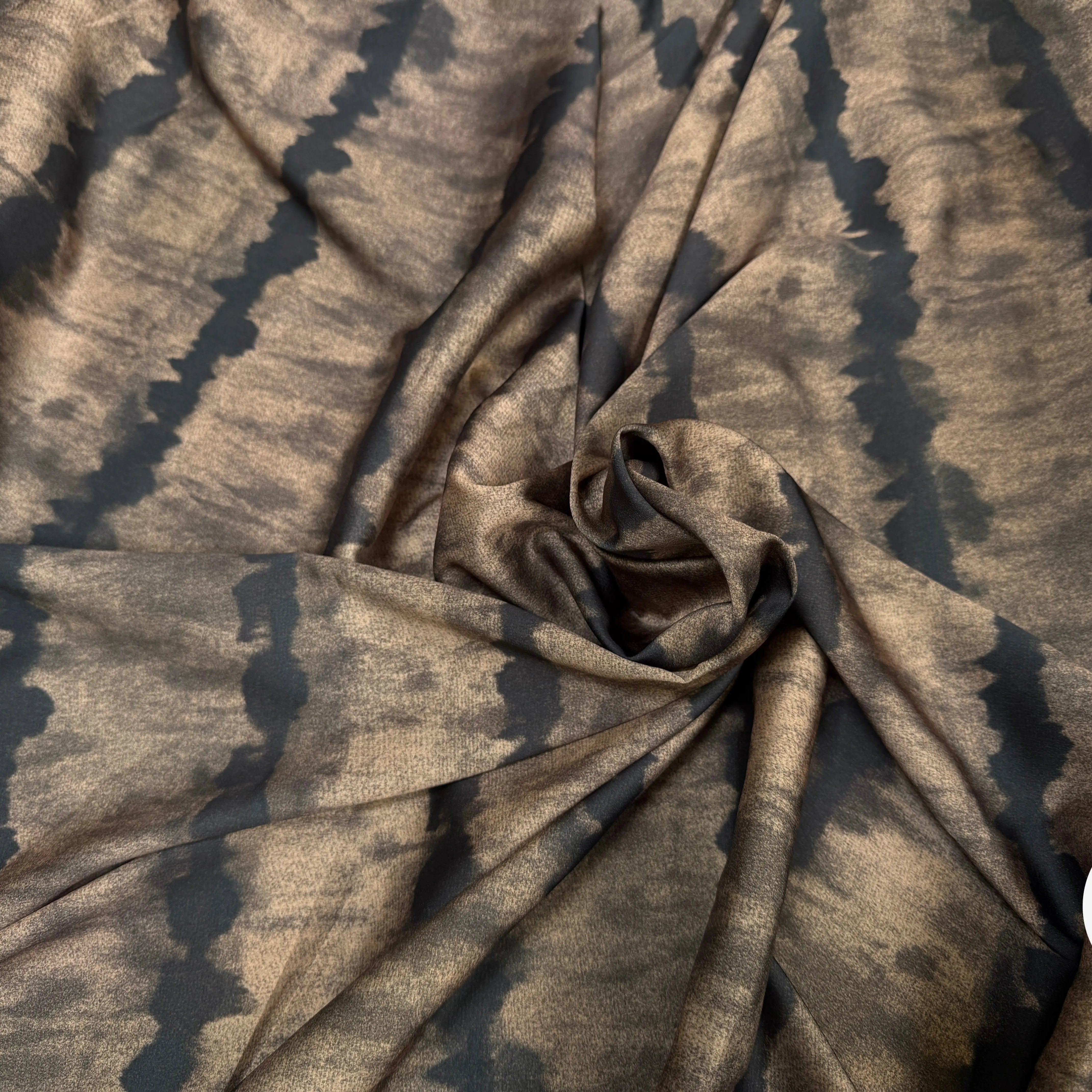 CRÊPE LÉGÈREMENT SATINÉ - My Little Coupon