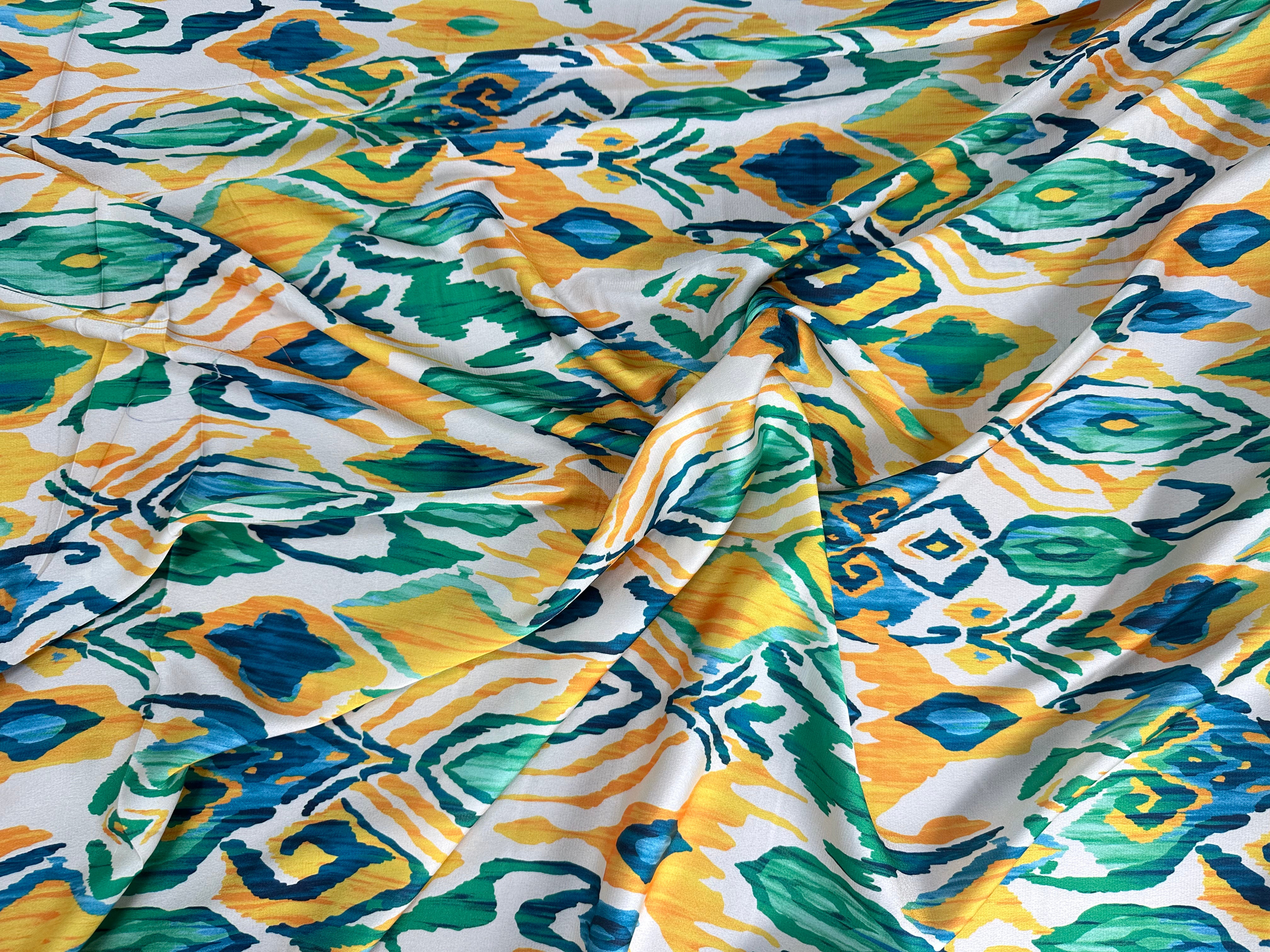 CRÊPE LÉGÈREMENT SATINÉ VERT DE JAUNE - My Little Coupon
