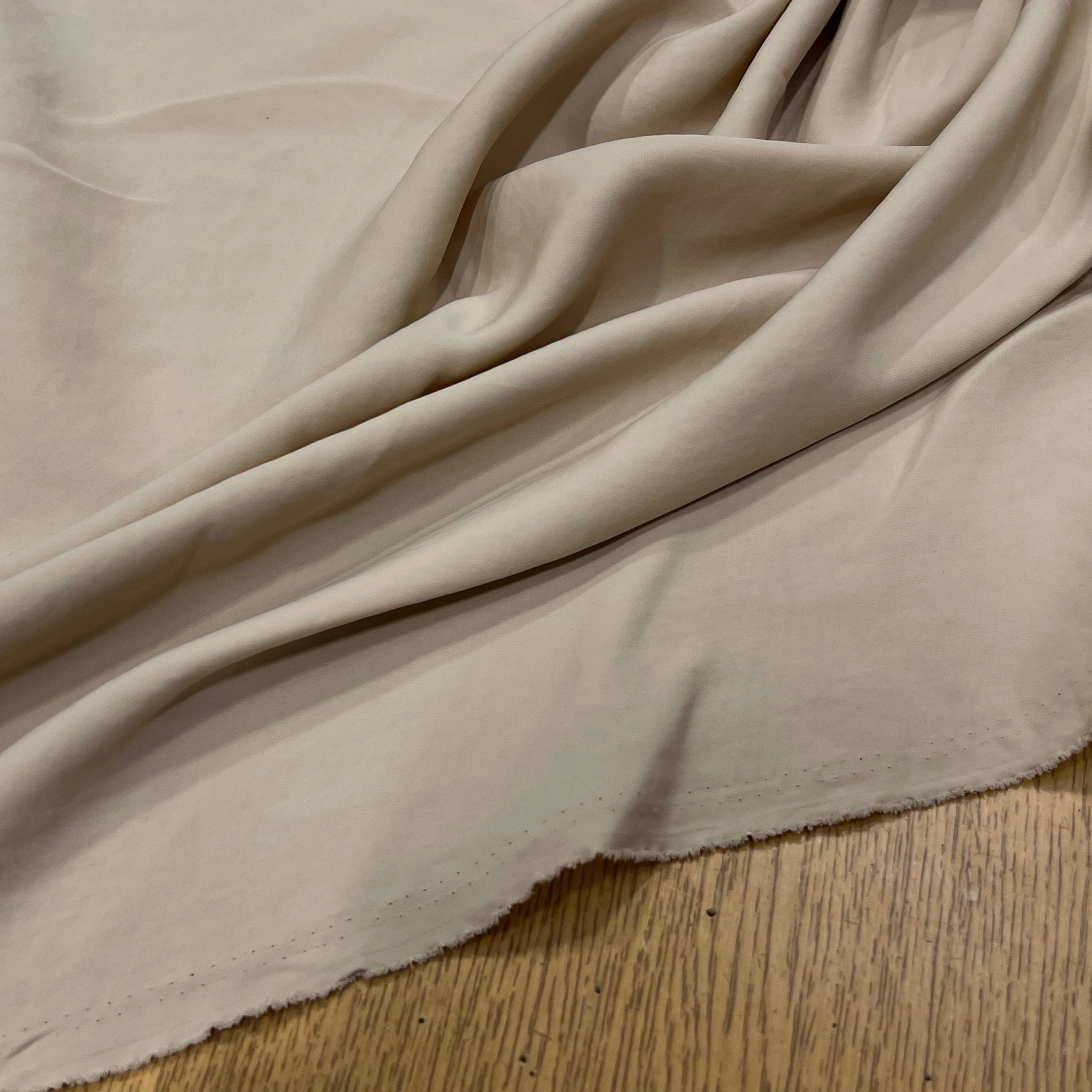 CREPE LISSE FLUIDE STRETCH BEIGE - My Little Coupon