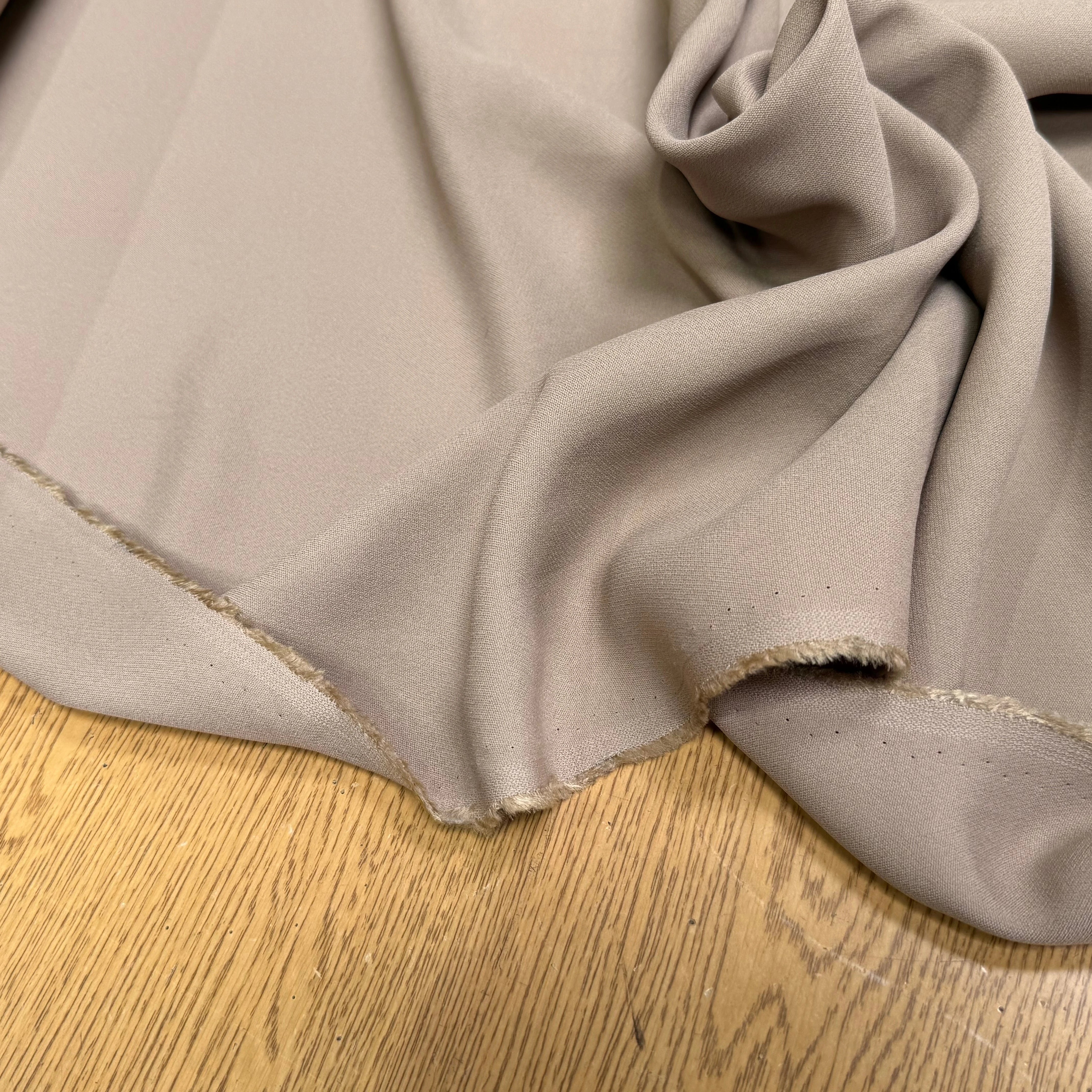 CREPE LOURD ACETATE VISCOSE SABLE TAUPE JAPAN - My Little Coupon