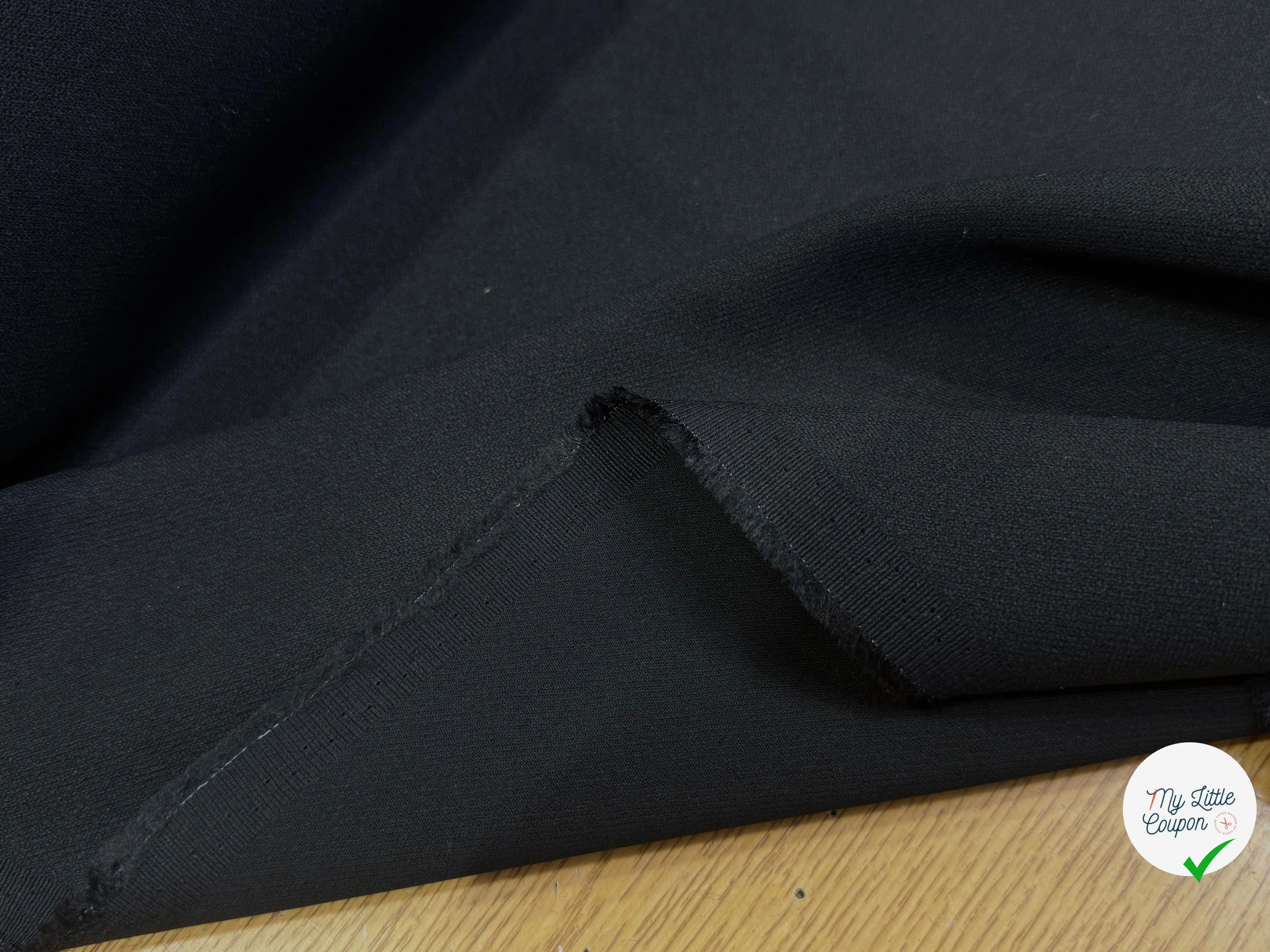 CREPE LOURD ACETATE VISCOSE STRETCH NOIR BEAU TOMBÉ 50% VISCOSE - My Little Coupon