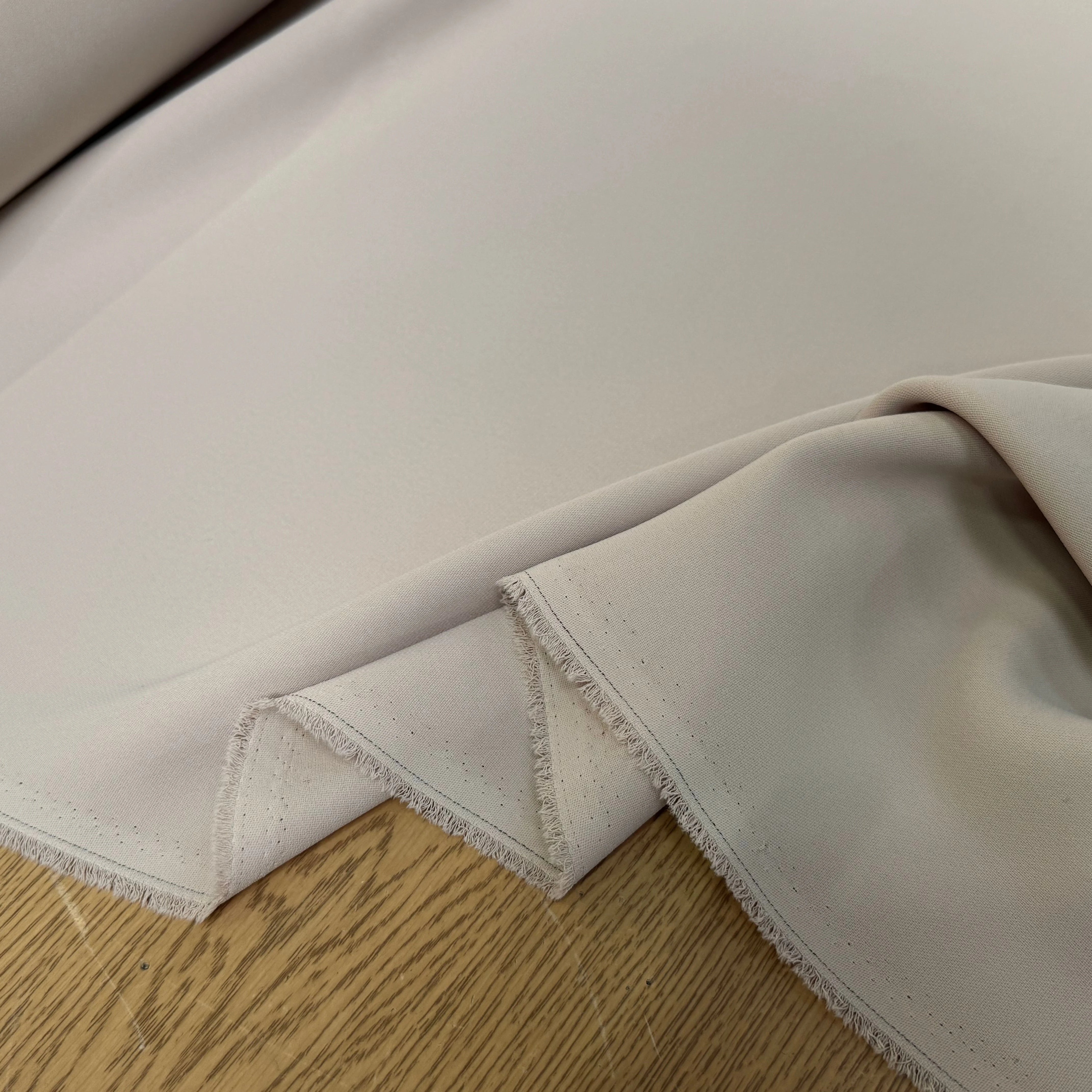 CREPE LOURD BEAU TOMBÉ BEIGE - My Little Coupon
