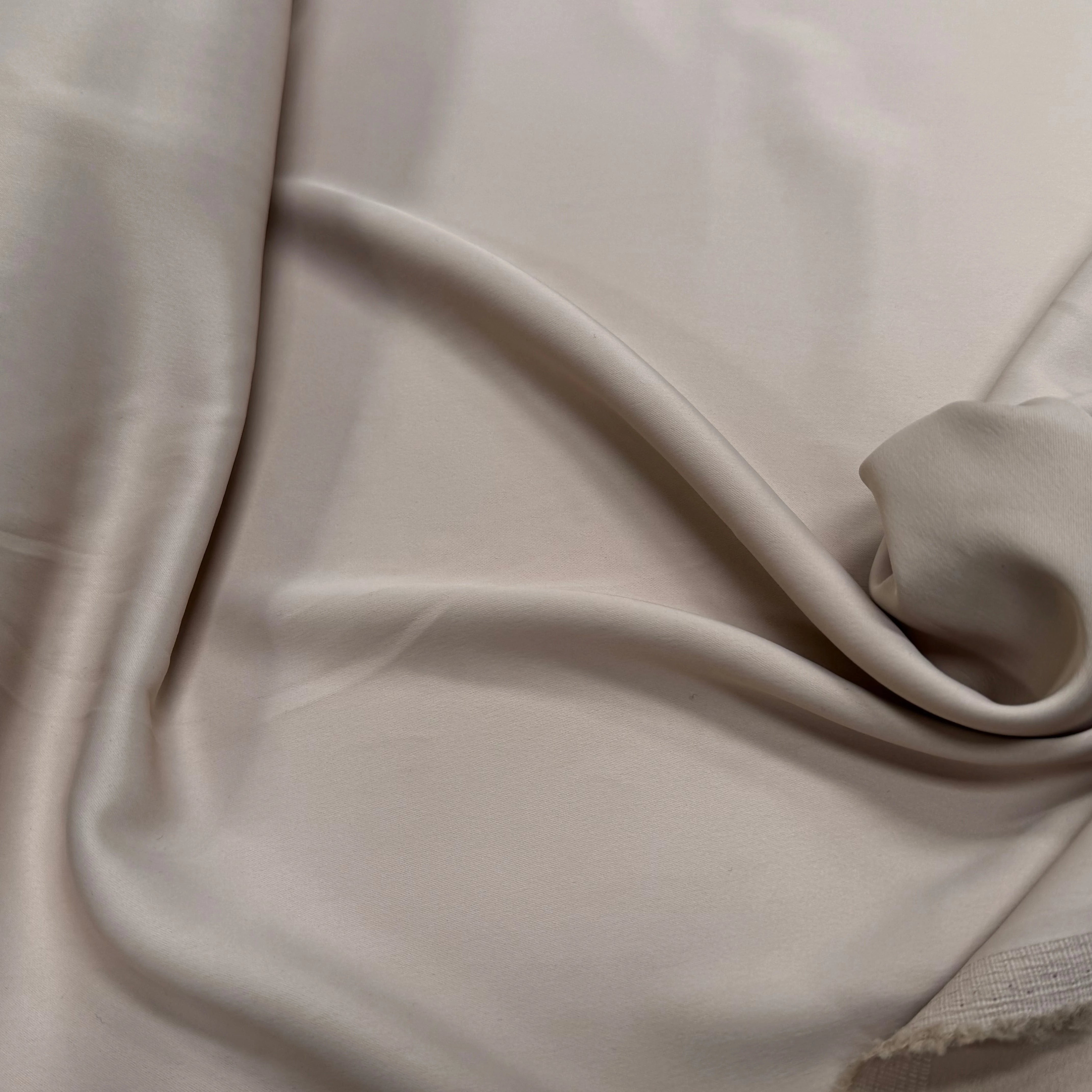 CREPE LOURD ENVERS SATIN ACETATE VISCOSE STRETCH CREME - My Little Coupon