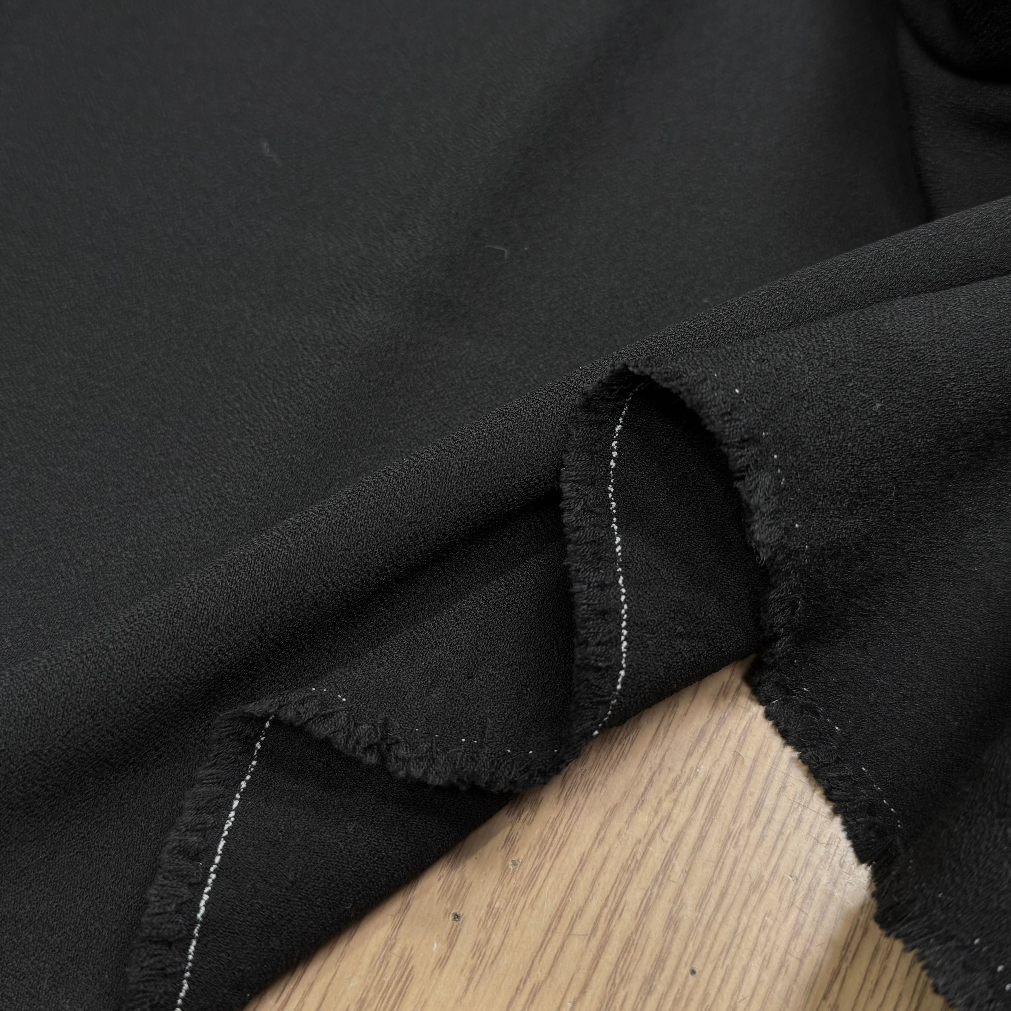 CREPE LOURD MOUSSE POLYVISCOSE STRETCH NOIR SUBLIME - My Little Coupon