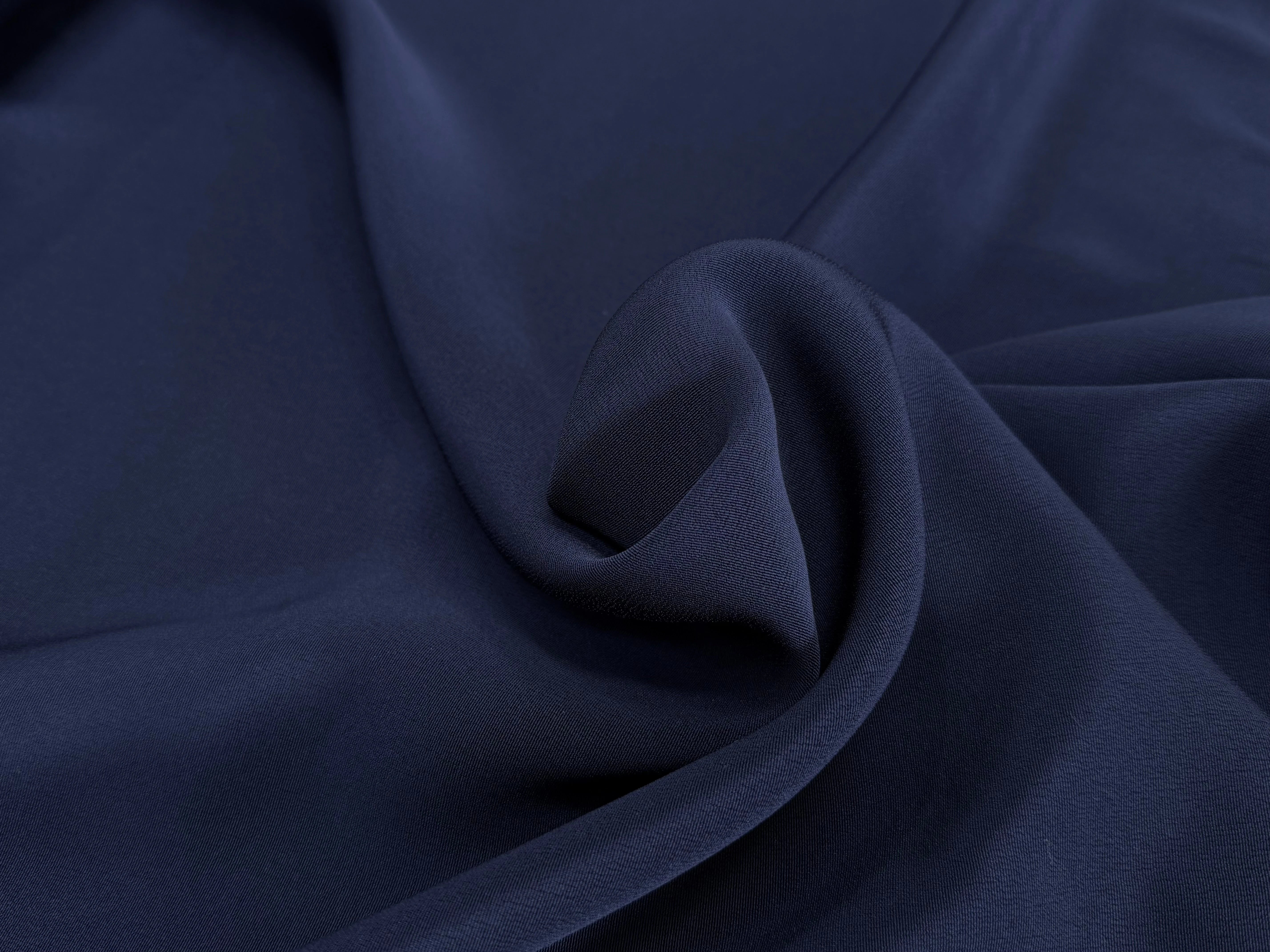 CREPE LOURD POLYVISCOSE BLEU MARRINE TRÈS BEAU TOMBÉ - My Little Coupon