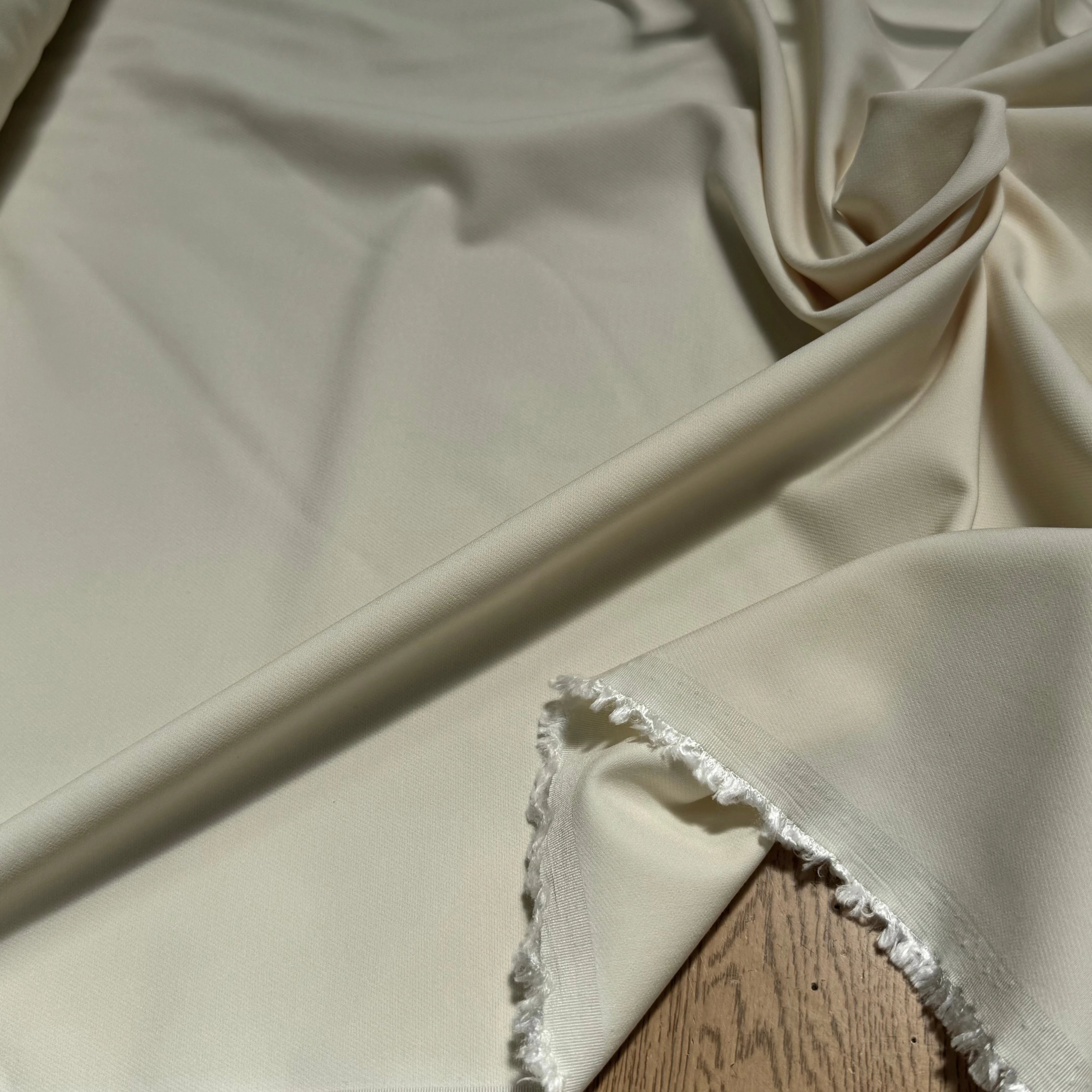 CREPE LOURD ULTRA STRETCH BEAU TOUCHER ÉCRU 18% VISCOSE - My Little Coupon