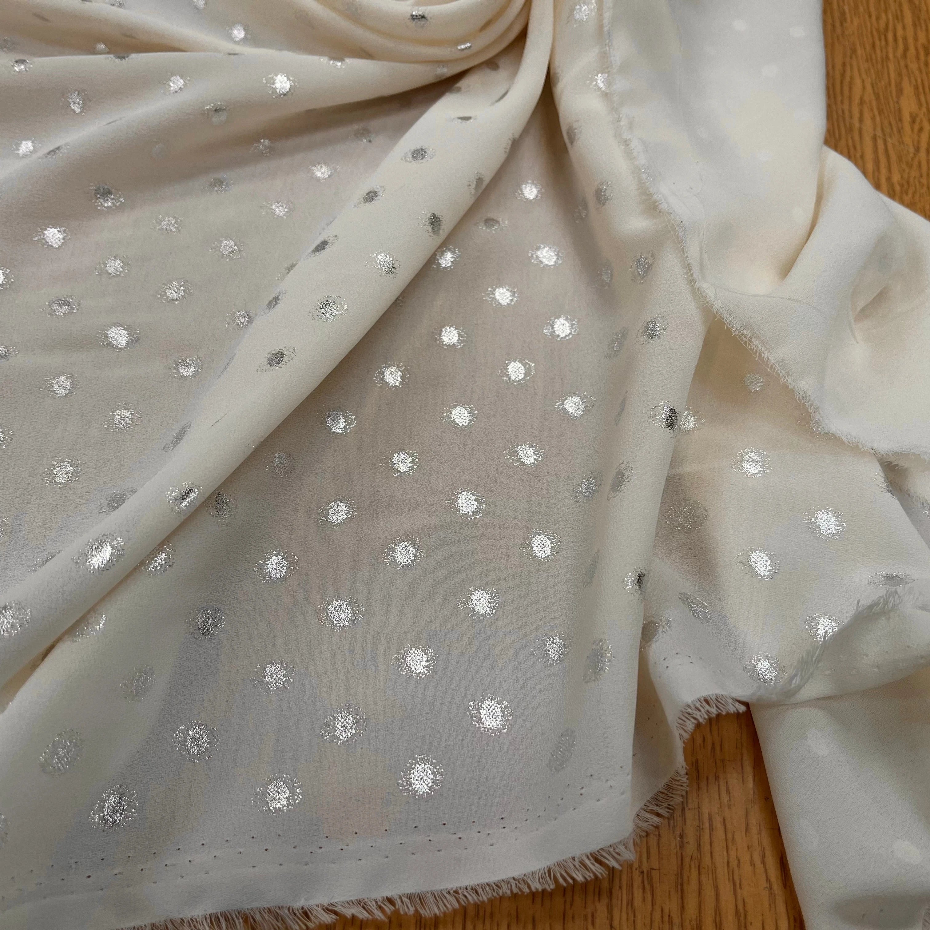 CREPE LUREX ÉCRU POIS ARGENTÉ - My Little Coupon