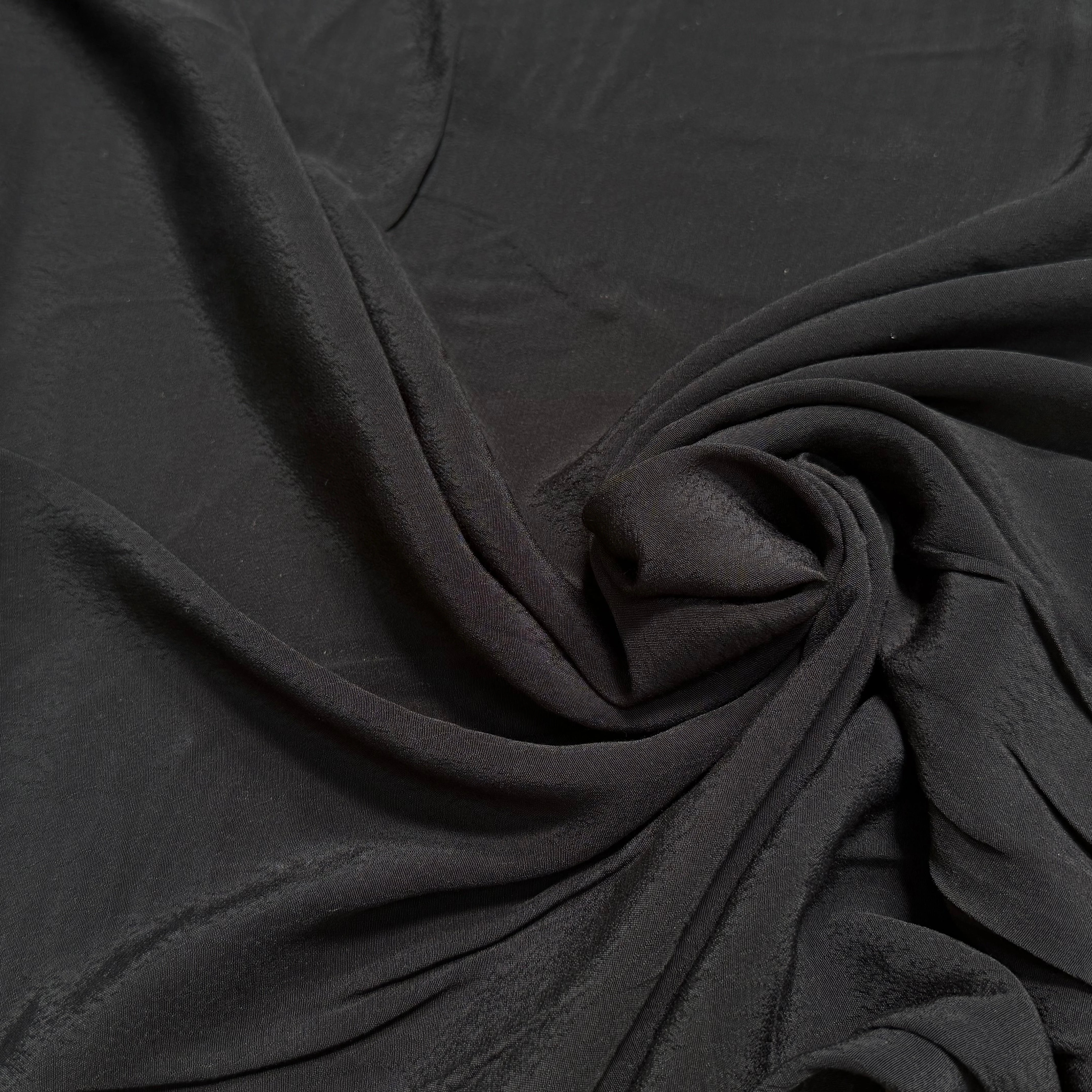 CREPE MAROCAIN 100% VISCOSE FLUIDE NOIR LÉGÈREMENT SATINÉ - My Little Coupon