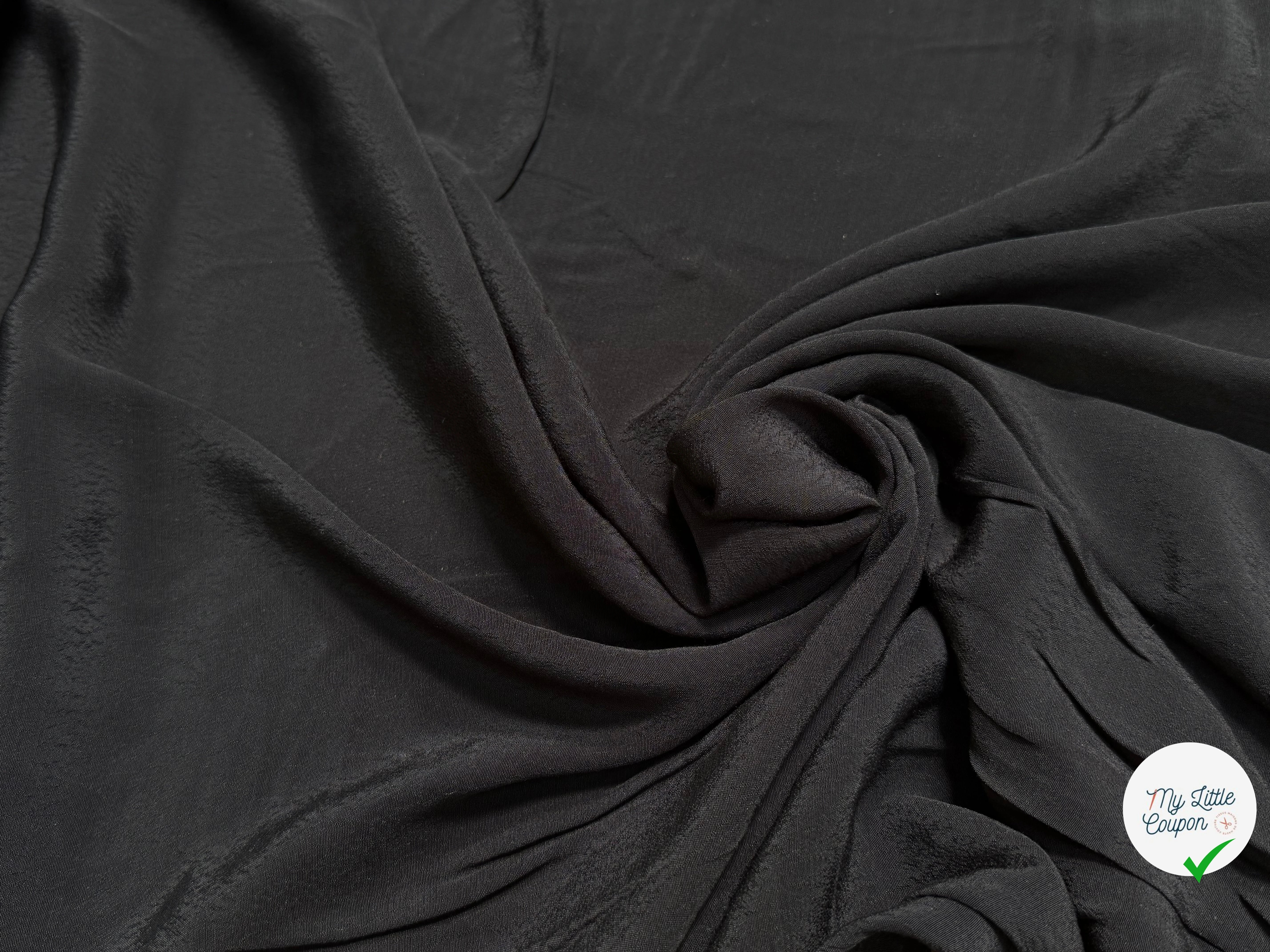 CREPE MAROCAIN 100% VISCOSE FLUIDE NOIR LÉGÈREMENT SATINÉ - My Little Coupon