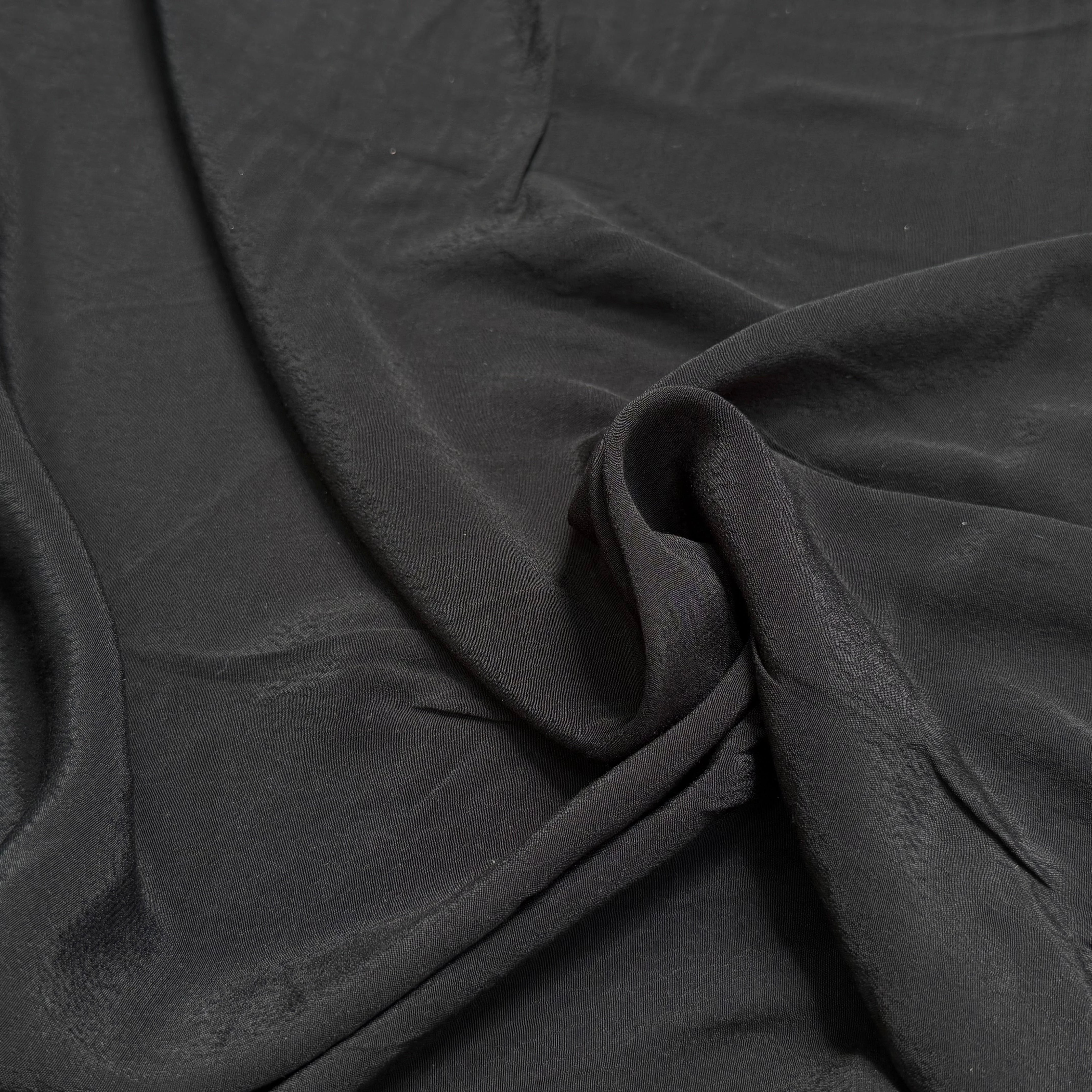 CREPE MAROCAIN 100% VISCOSE FLUIDE NOIR LÉGÈREMENT SATINÉ - My Little Coupon