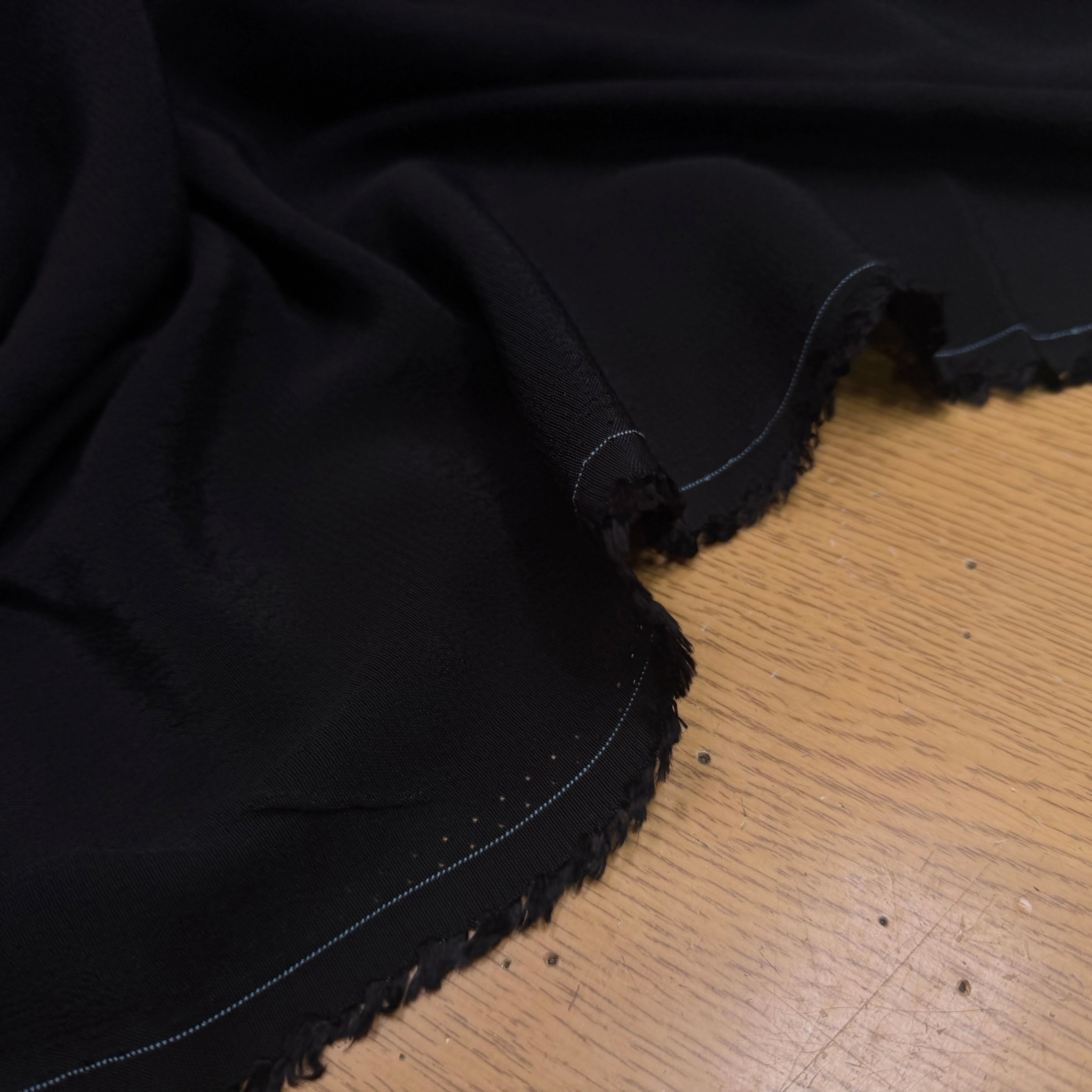 CRÊPE MAROCAIN 100% VISCOSE NOIR - My Little Coupon